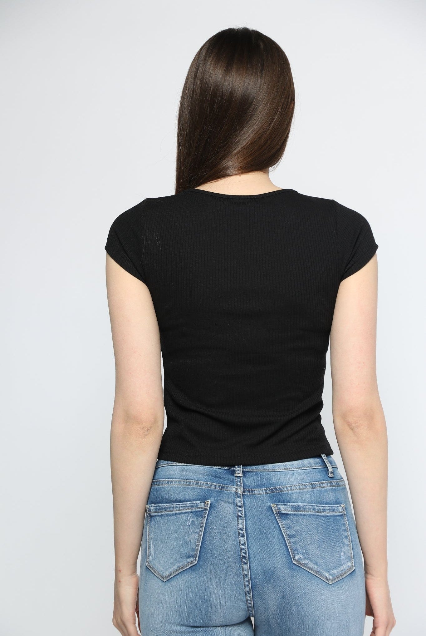 ميكا بلوزة ضيقة بأكمام قصيرة وفتحة جانبية نسائية