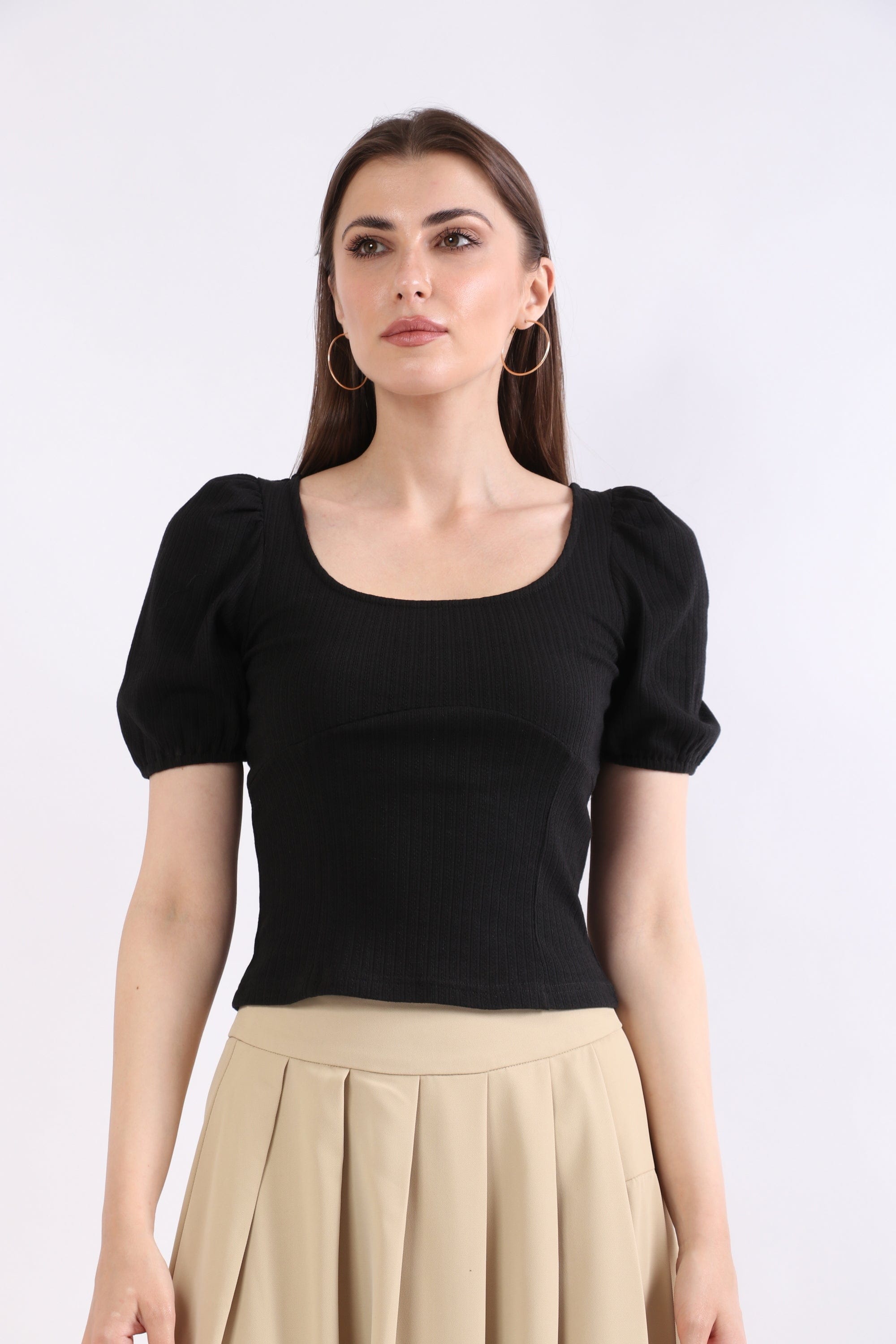 ميكا بلوزة قصيرة بأكمام منفوخة