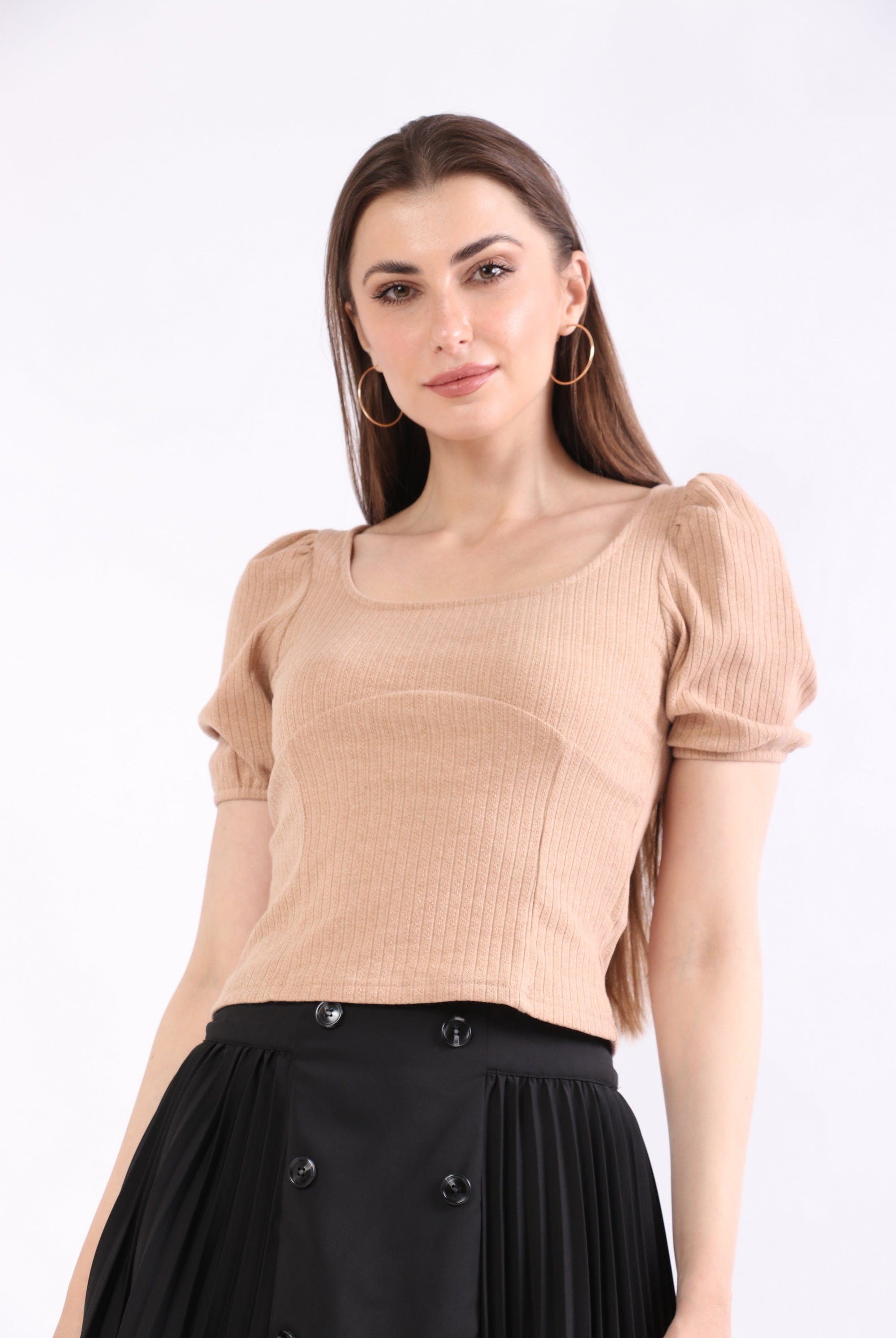 ميكا بلوزة قصيرة بأكمام منفوخة