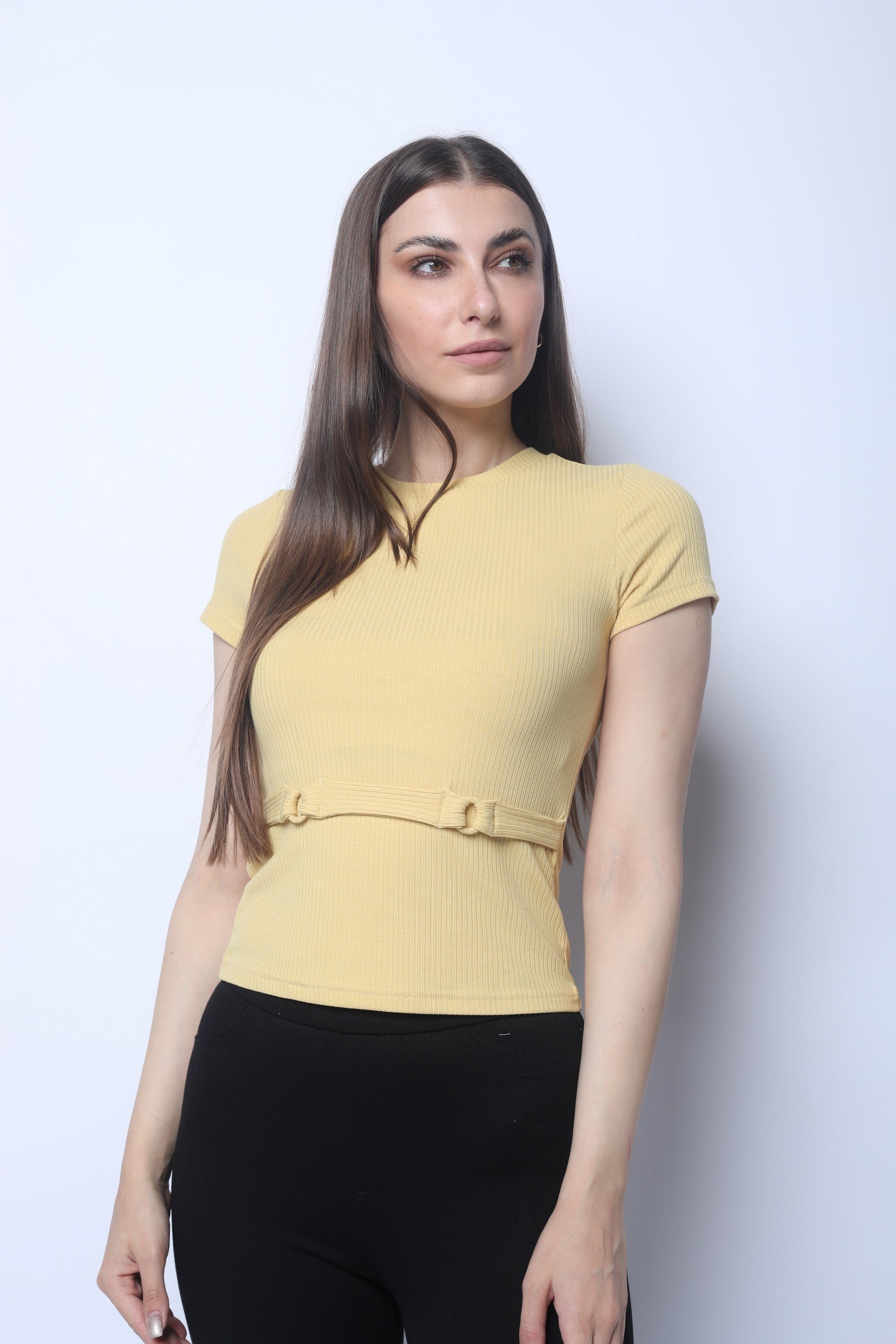 ميكا بلوزة بأكمام قصيرة مزين بحزام خصر