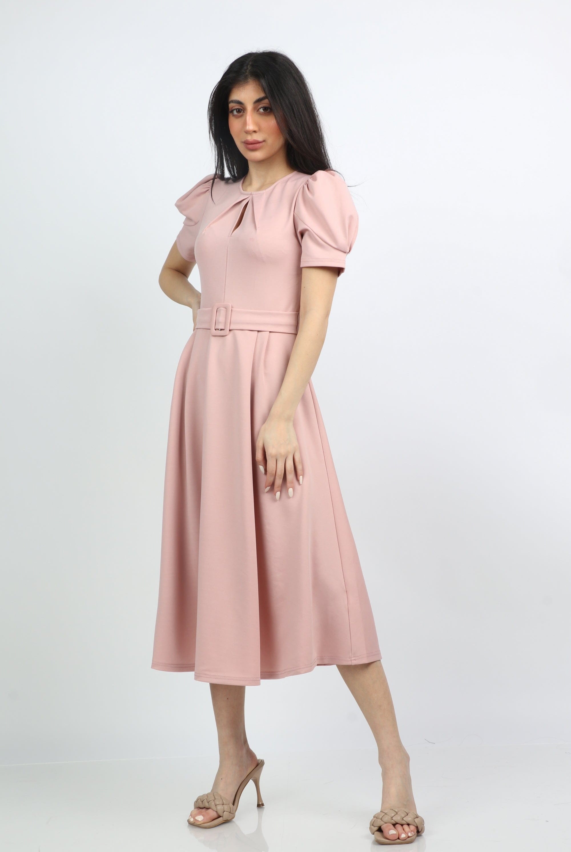 ميكا فستان ميدي مخصر بحزام على الخصر سادة كم قصير نسائي