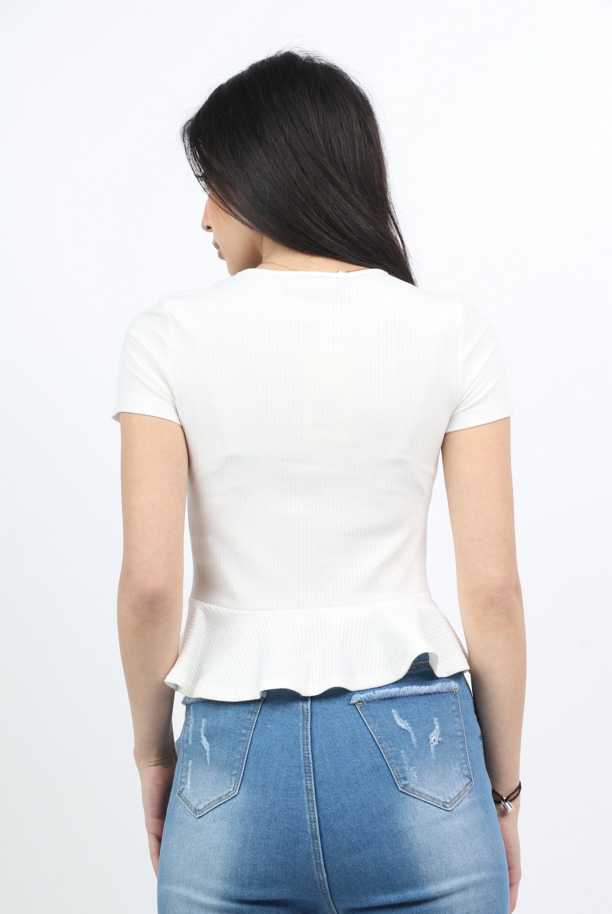 ميكا بلوزة سادة فتحة دائرية نص كم كشكشة من الأسفل