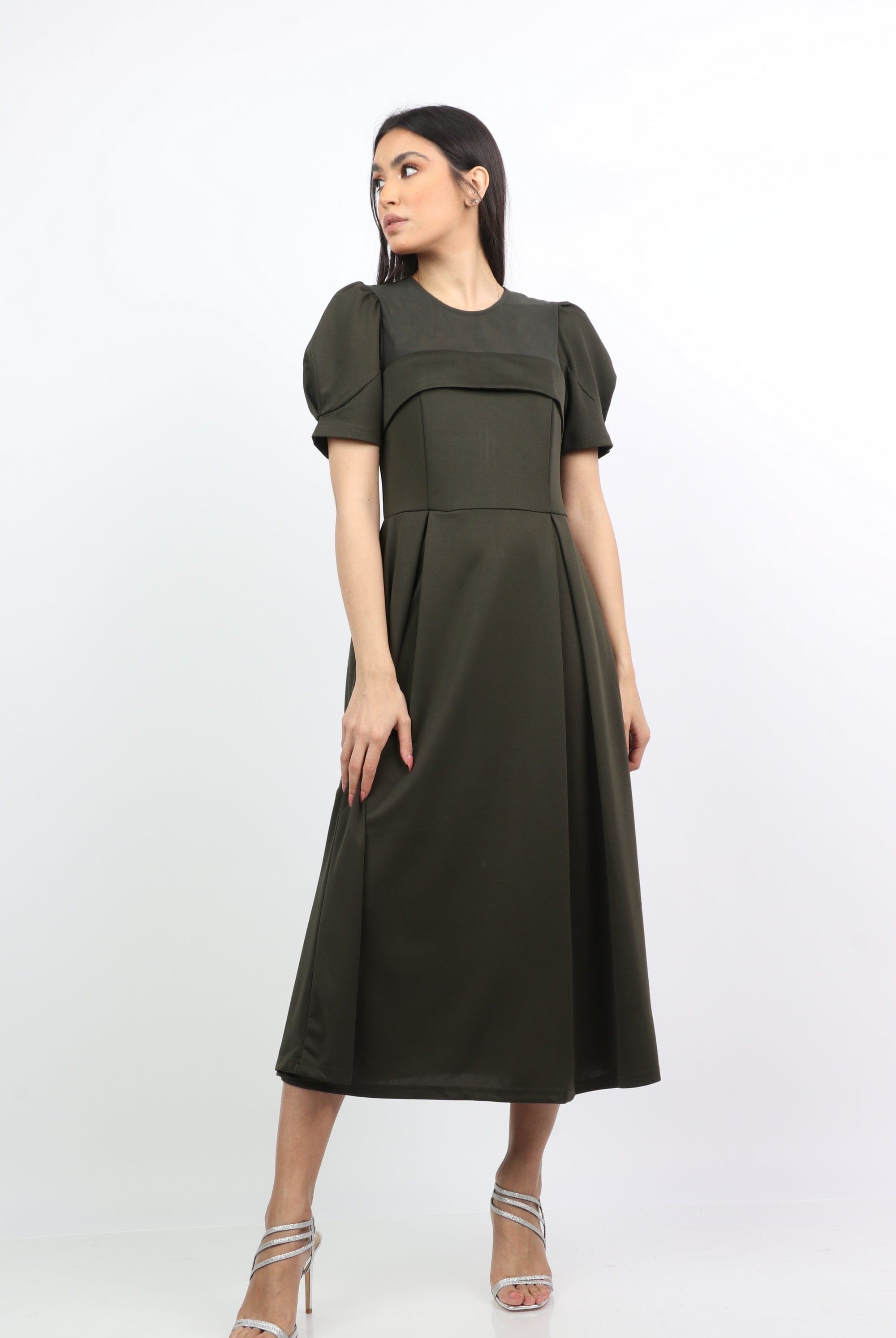 ميكا فستان ميدي بأكمام منفوخة قصيرة