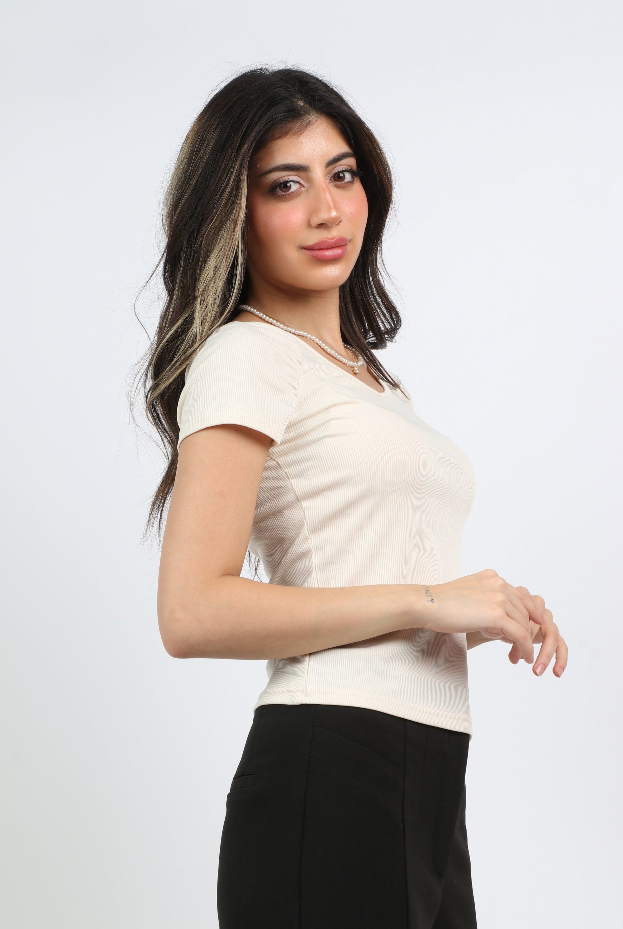 ميكا بلوزة سادة قصيرة الأكمام رقبة دائرية نسائي