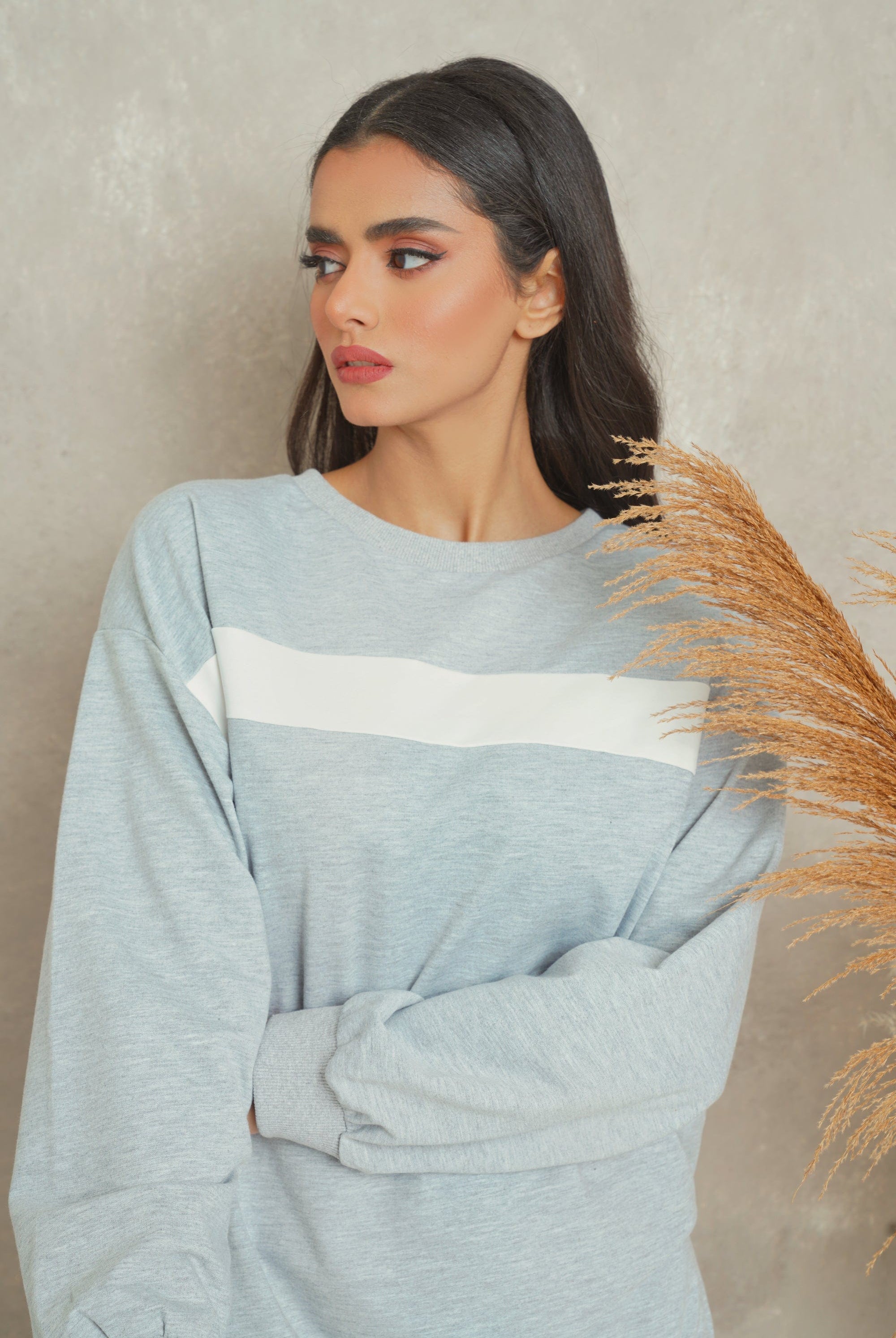 ميكا بلوزة قطنية برقبة دائرية كم طويل نسائي