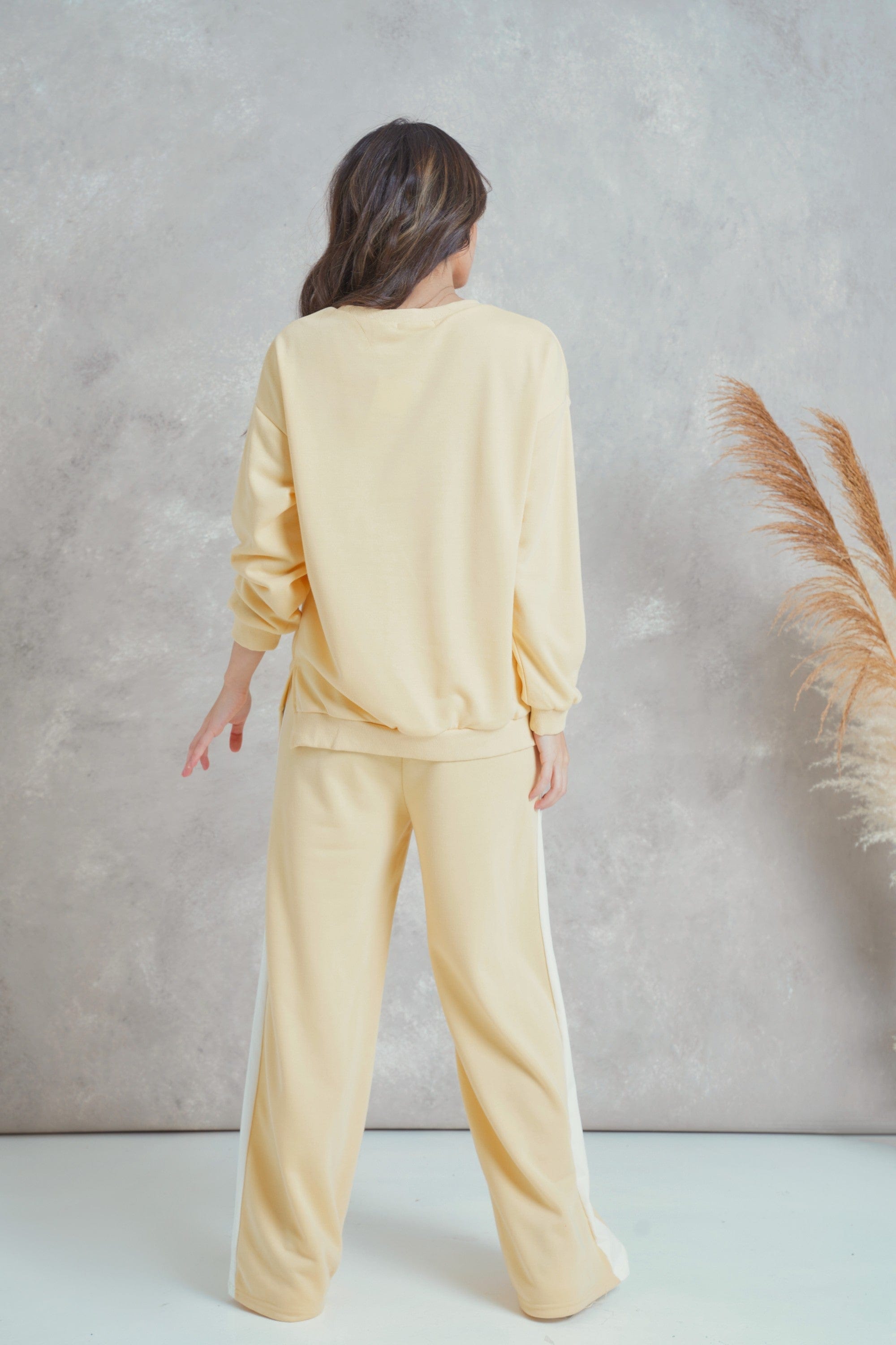 ميكا بلوزة قطنية برقبة دائرية كم طويل نسائي