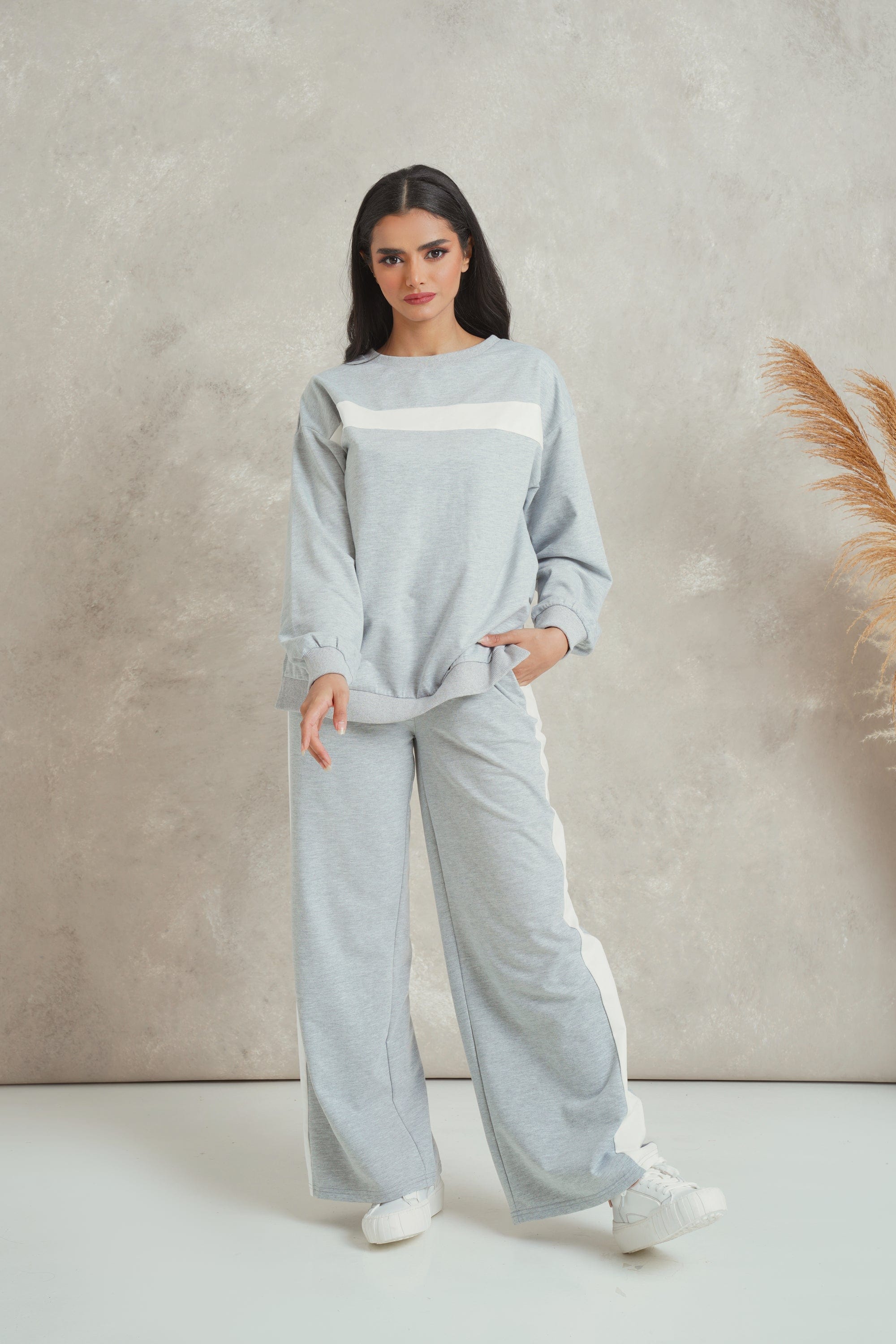 ميكا بلوزة قطنية برقبة دائرية كم طويل نسائي