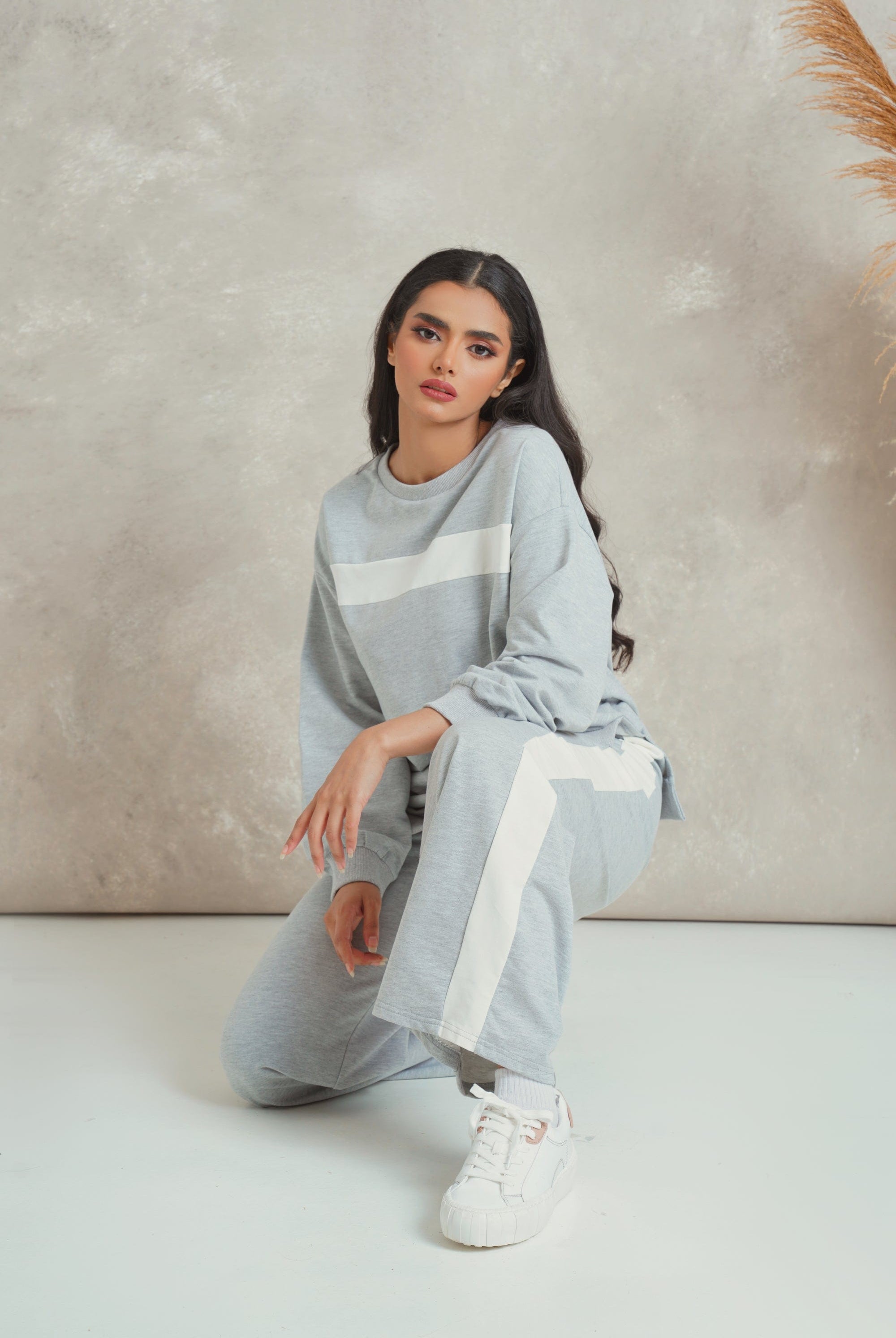 ميكا بلوزة قطنية برقبة دائرية كم طويل نسائي