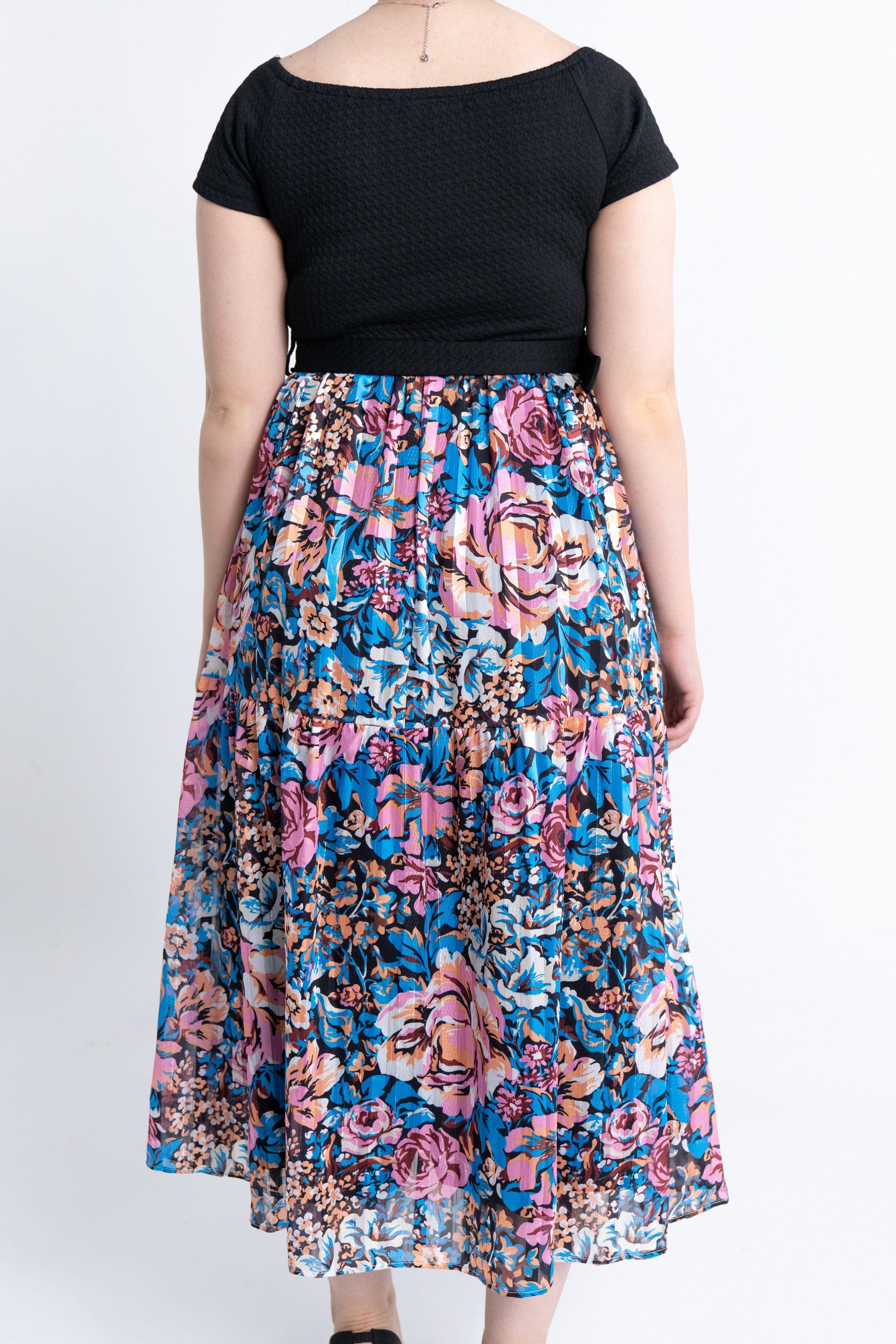 ميكا فستان ميدي بأكمام قصيرة مزين بليسية مشجر