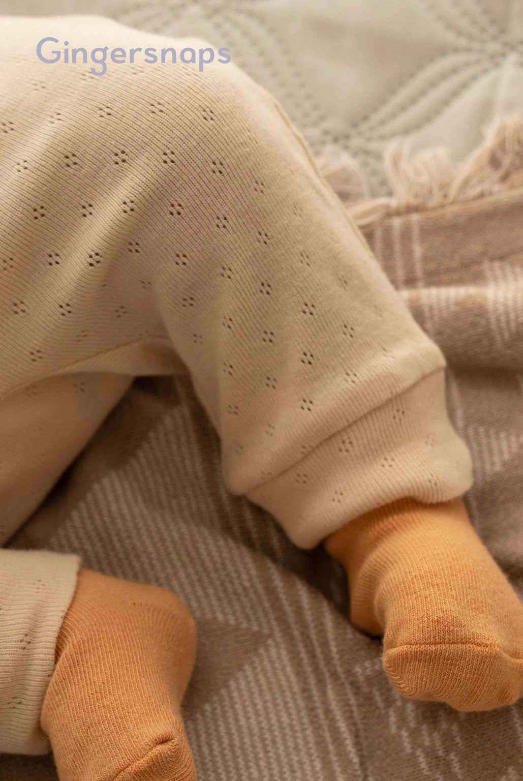 جينجرسنابس طقم بلوزة نص كم وبنطلون أطفال بيج