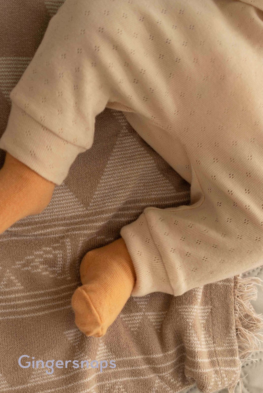 جينجرسنابس طقم بلوزة نص كم وبنطلون أطفال بيج