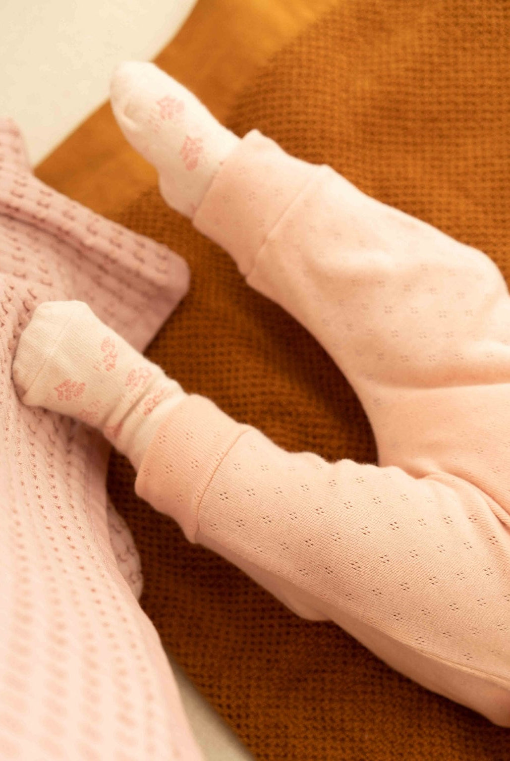 جينجرسنابس طقم بلوزة نص كم وبنطلون سادة أطفال مواليد أحمر بنفسجي