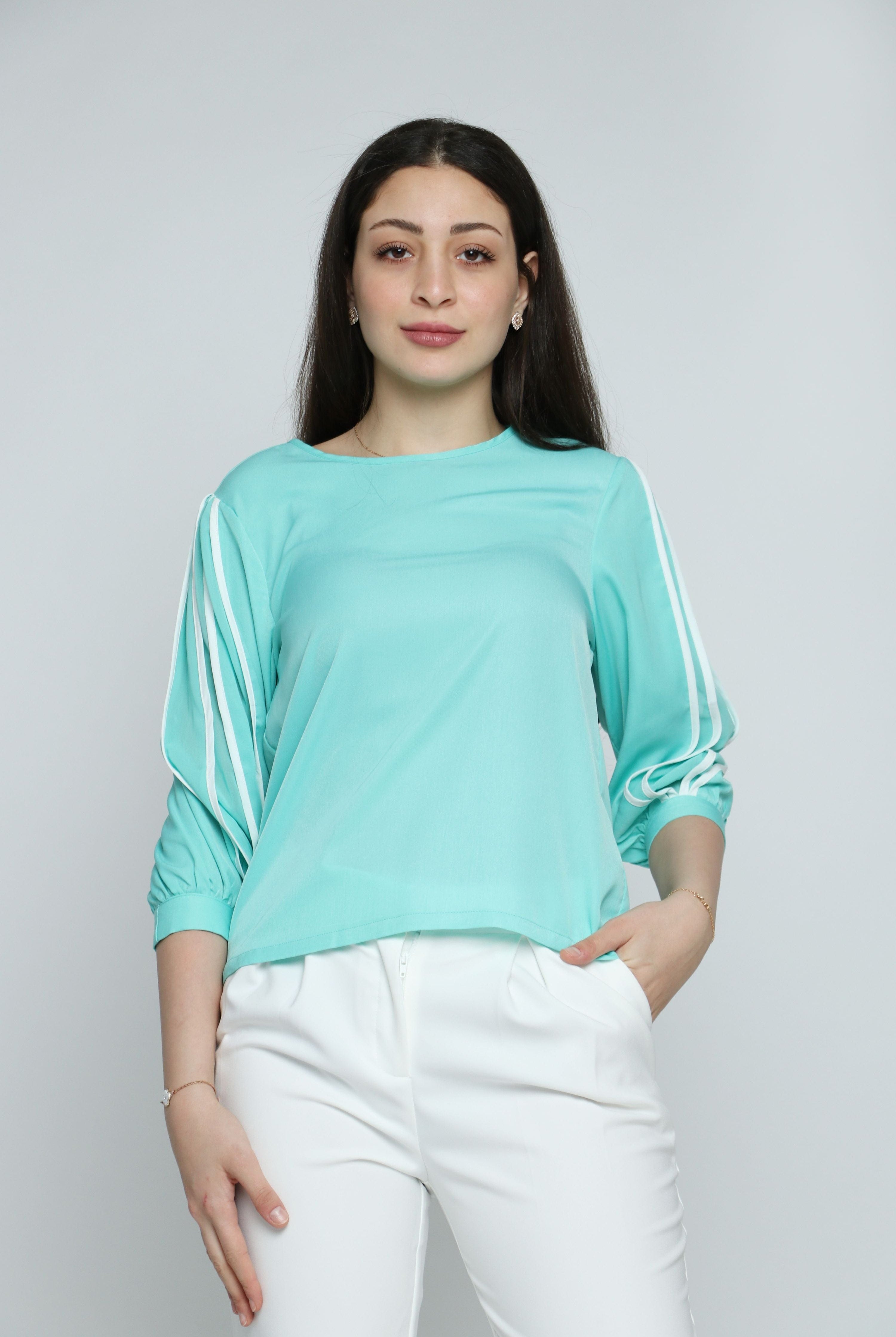 نتشي بلوزة رسمي سادة 3/4 كم مع خطوط على الأكمام وفتحة خلفة وزرار