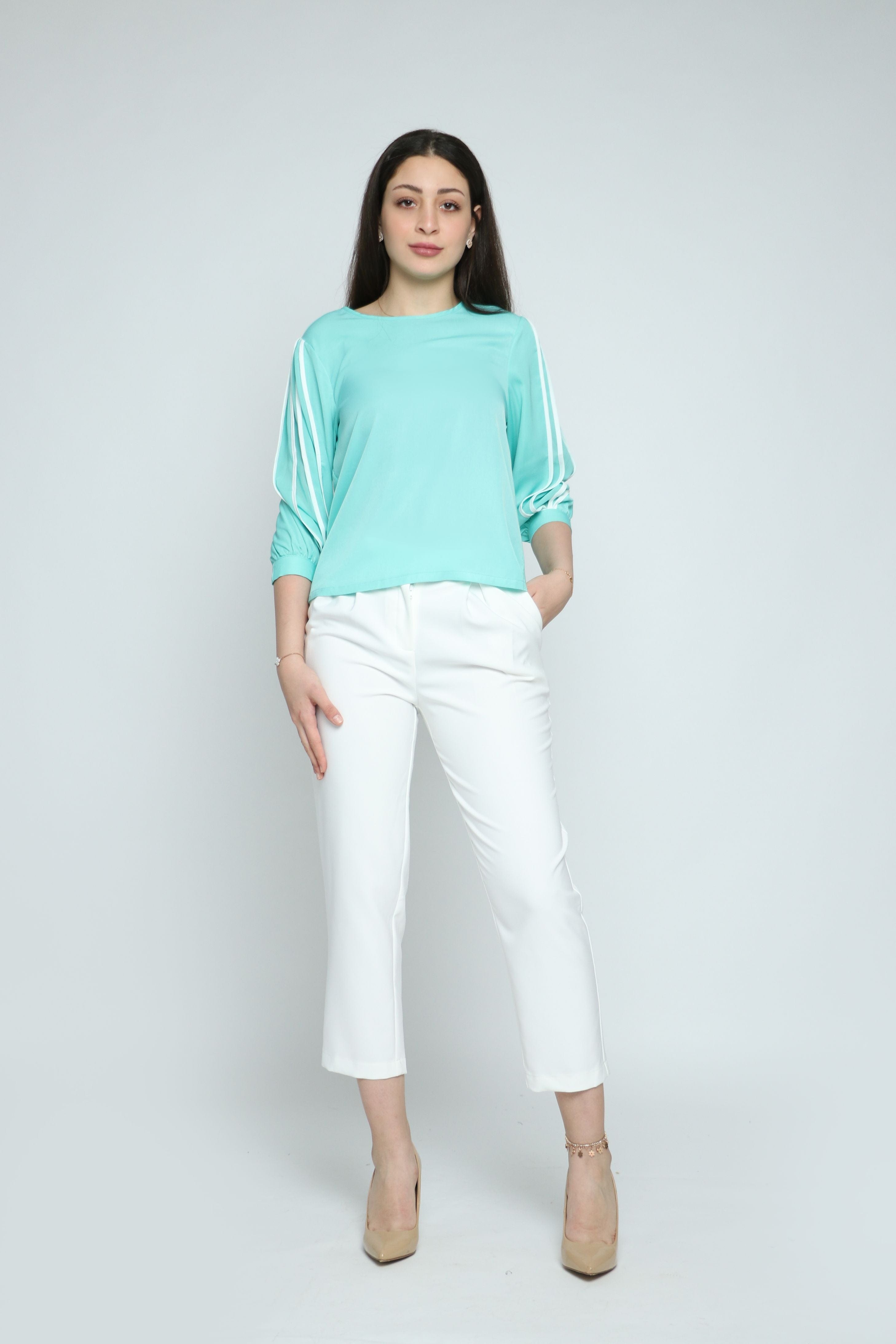 نتشي بنطلون قصير بأزرار من الخصر نسائي