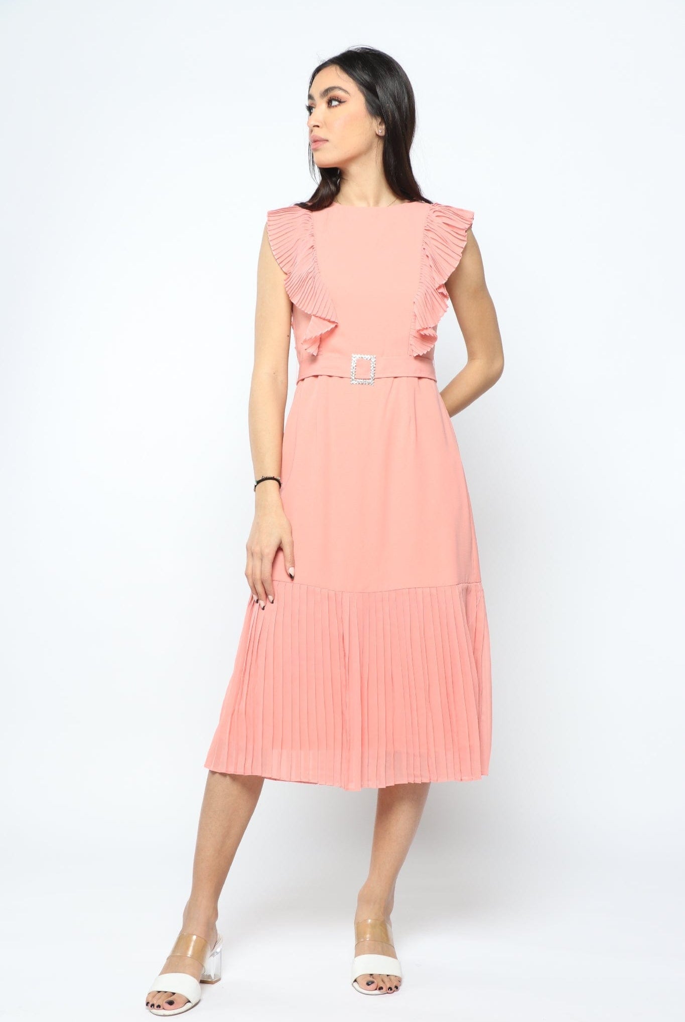 نتشي فستان ميدي كلاسيكي بدون كم مزين بكشكشة فراشة