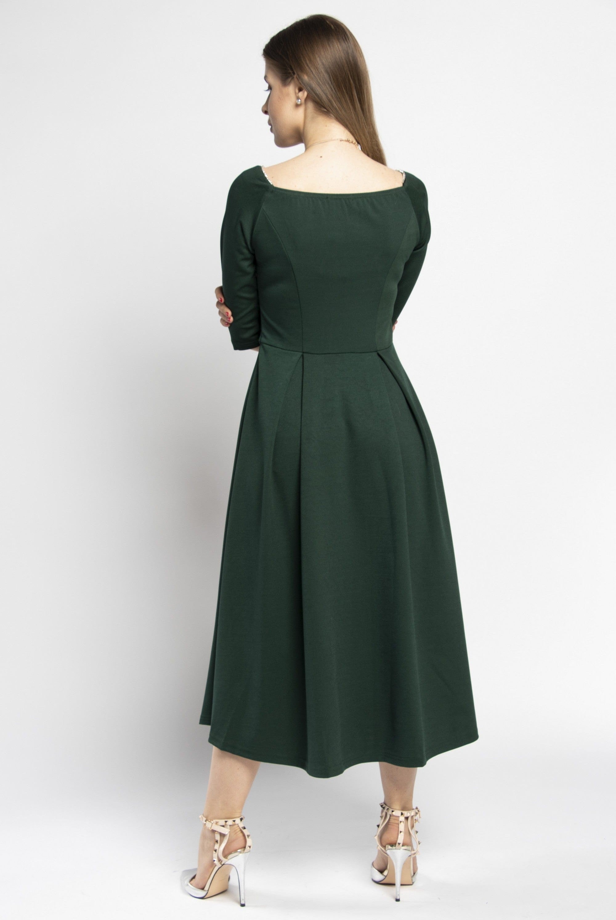 نتشي فستان ميدي رسمي بياقة واسعة كم قصير