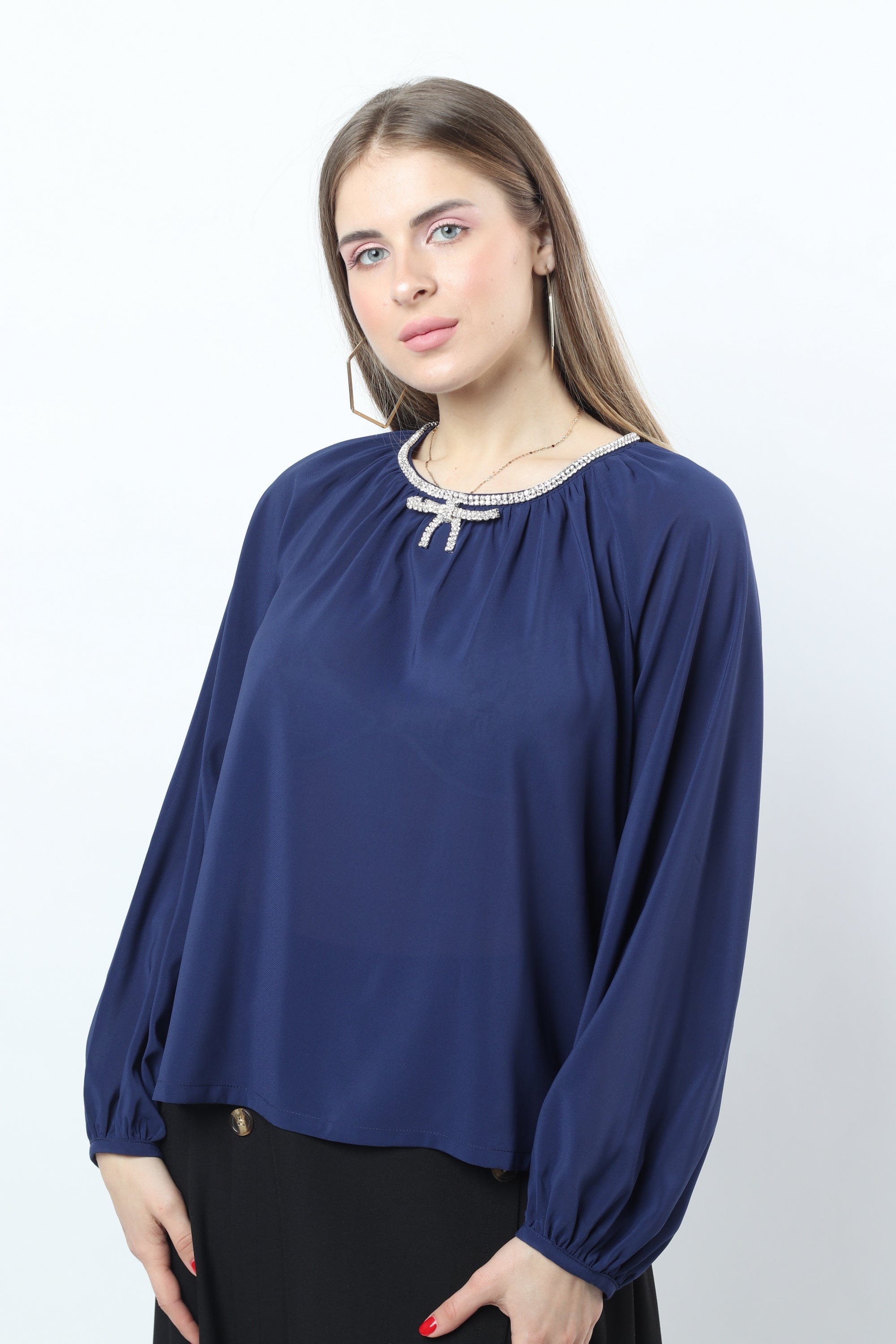 نتشي بلوزة برقبة دائرية كم طويل منفوخ نسائي