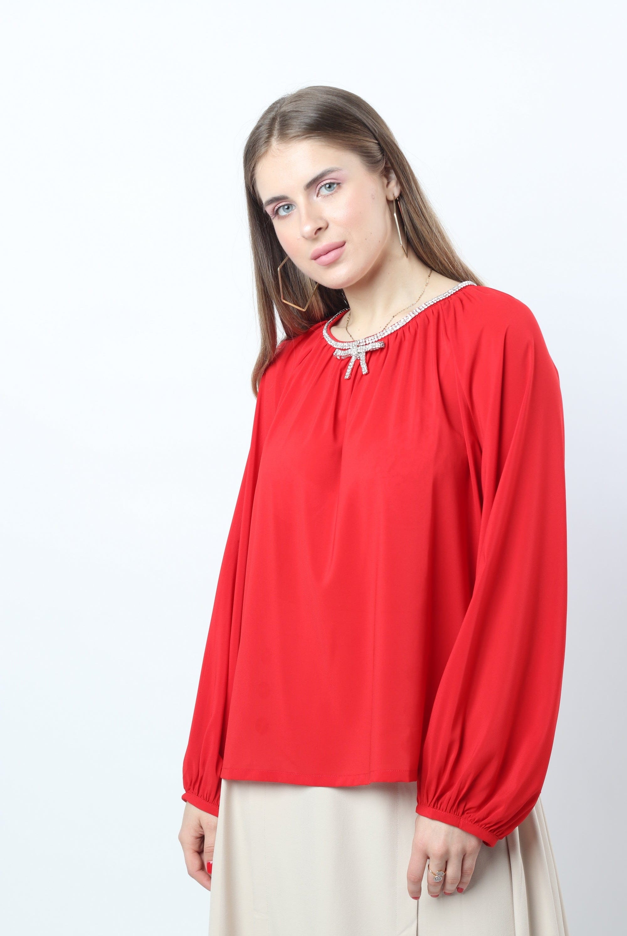 نتشي بلوزة برقبة دائرية كم طويل منفوخ نسائي