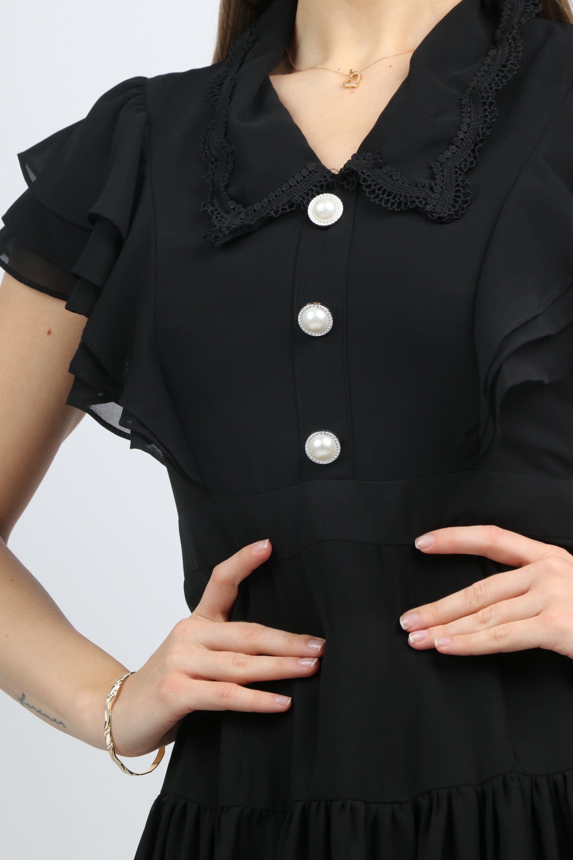 نتشي فستان ميدي بأكمام قصيرة فراشة بأزرار أمامية