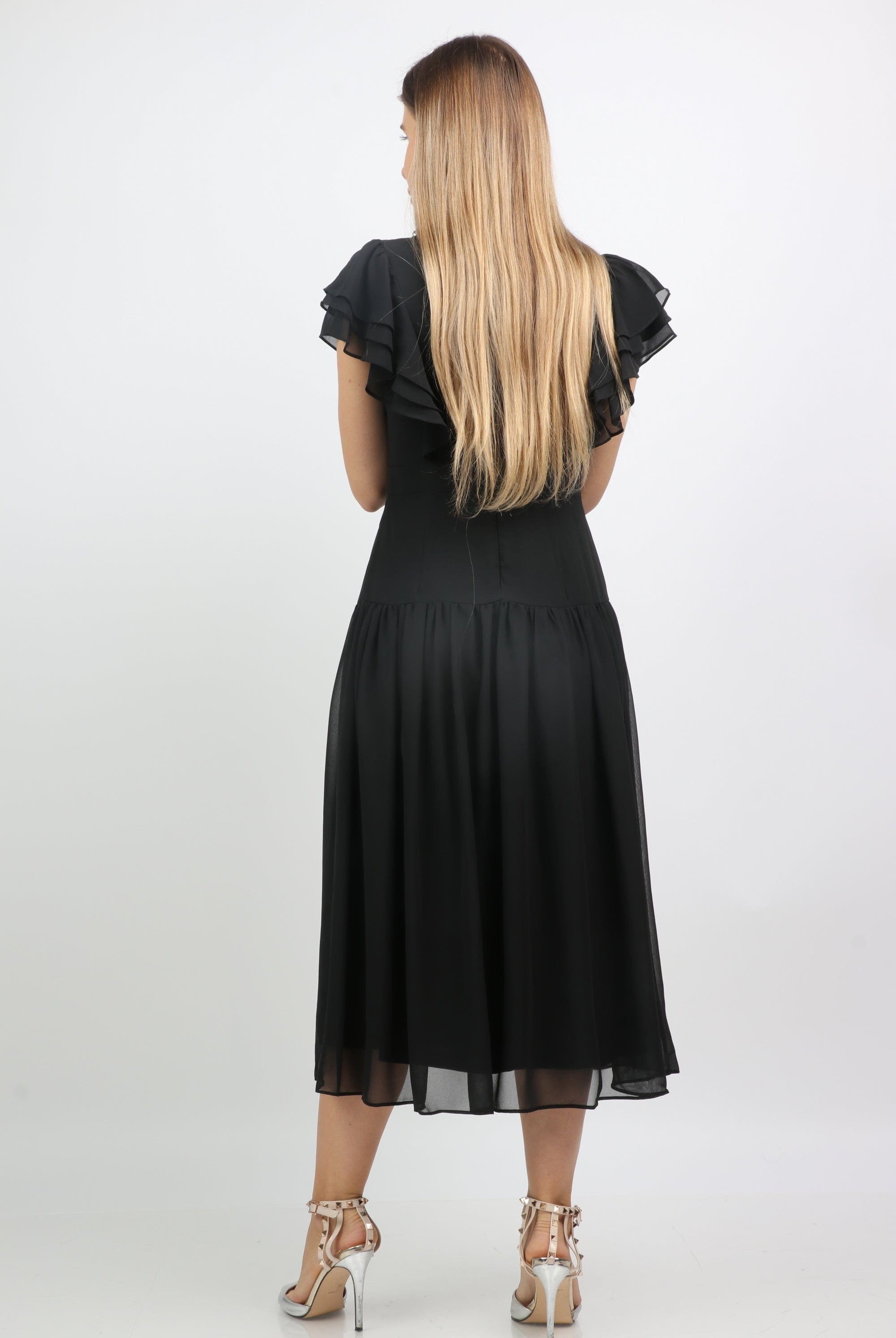 نتشي فستان ميدي بأكمام قصيرة فراشة بأزرار أمامية