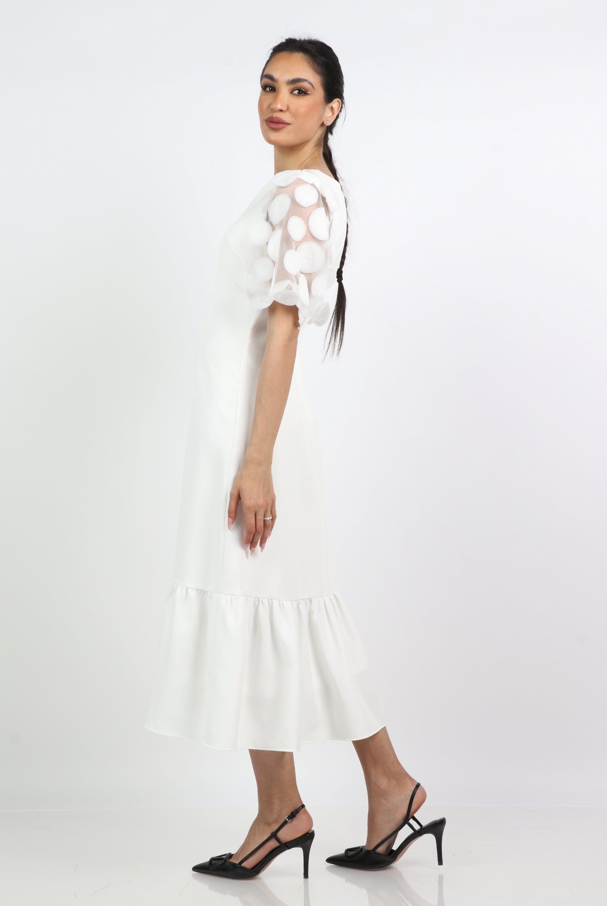 نتشي فستان ميدي مكشكش من الأسفل بكم شيفون قصير