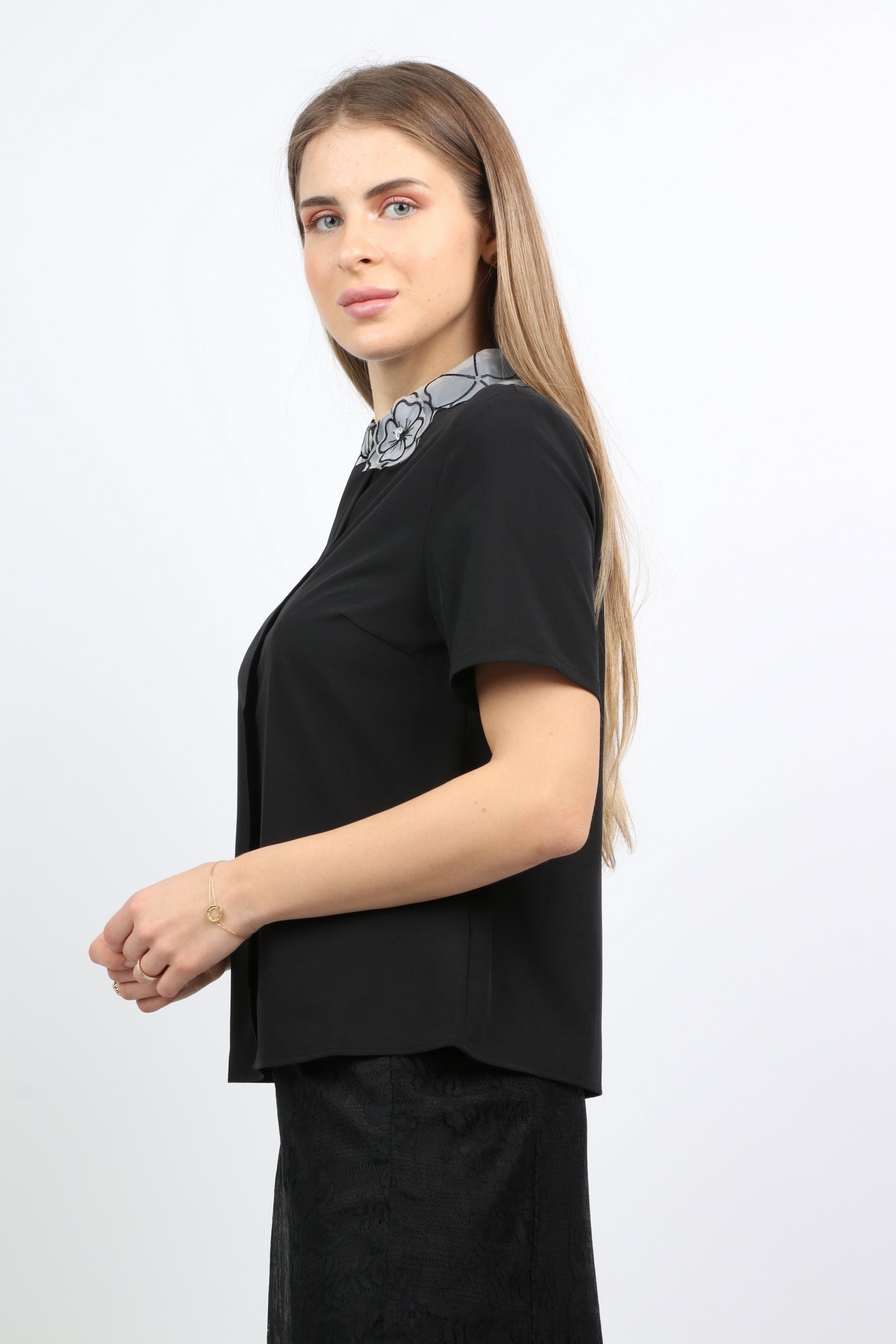 نتشي بلوزة رسمية بياقة مزينة بورد نص كم نسائي