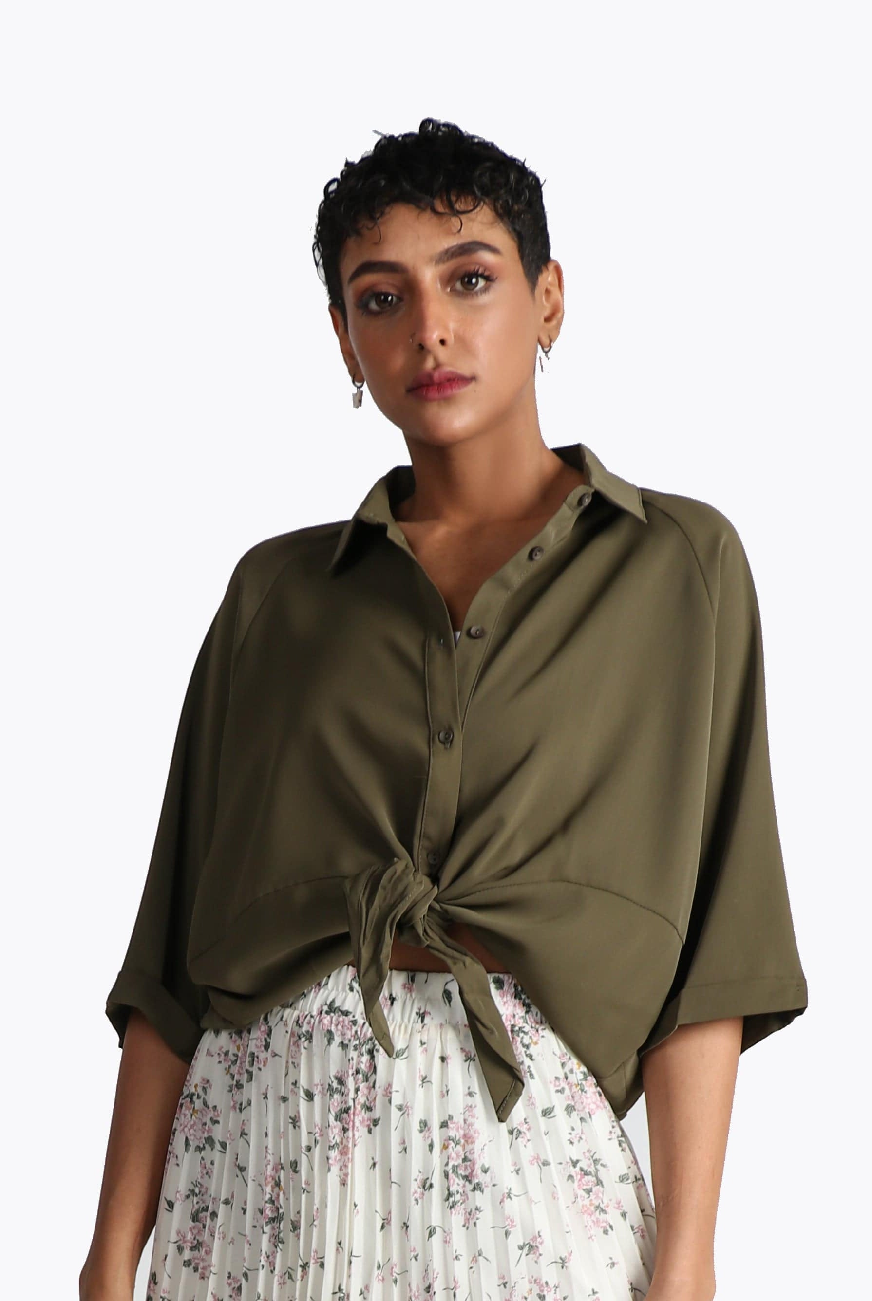 نتشي قميص سادة بياقة وأزرار أمامية كم طويل وربطة على الخصر نسائي