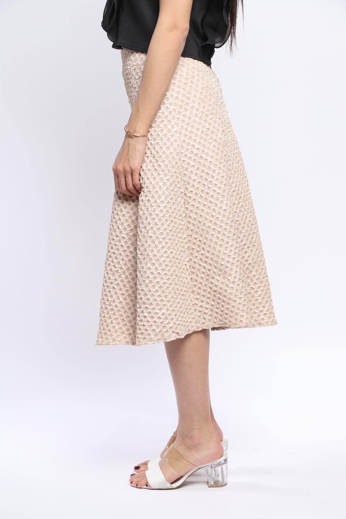 نتشي تنورة ميدي سادة بخصر عالي بكسرات