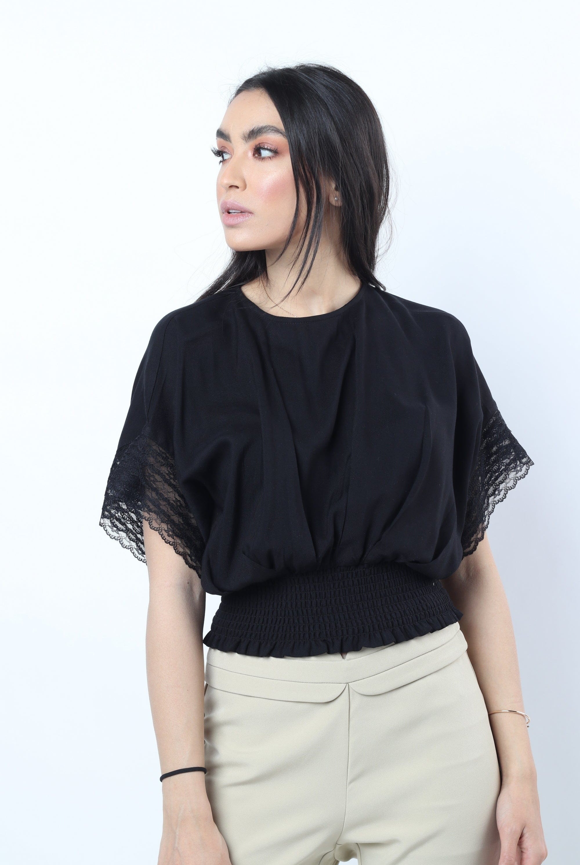 نتشي بلوزة قصيرة واسعة بوسط كم واسع قصير نسائي