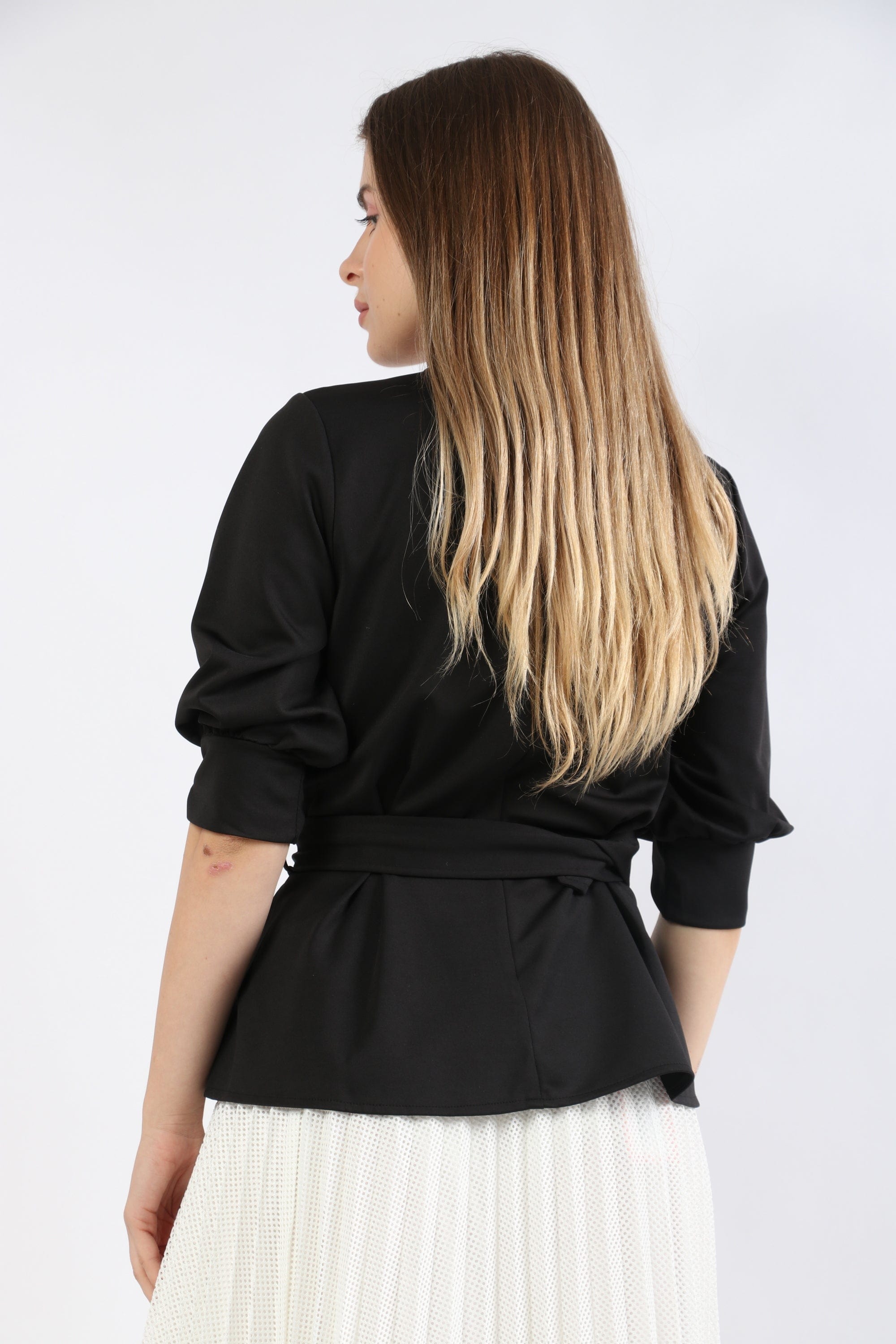 نتشي بلوزة حريرية ملحقة بحزام