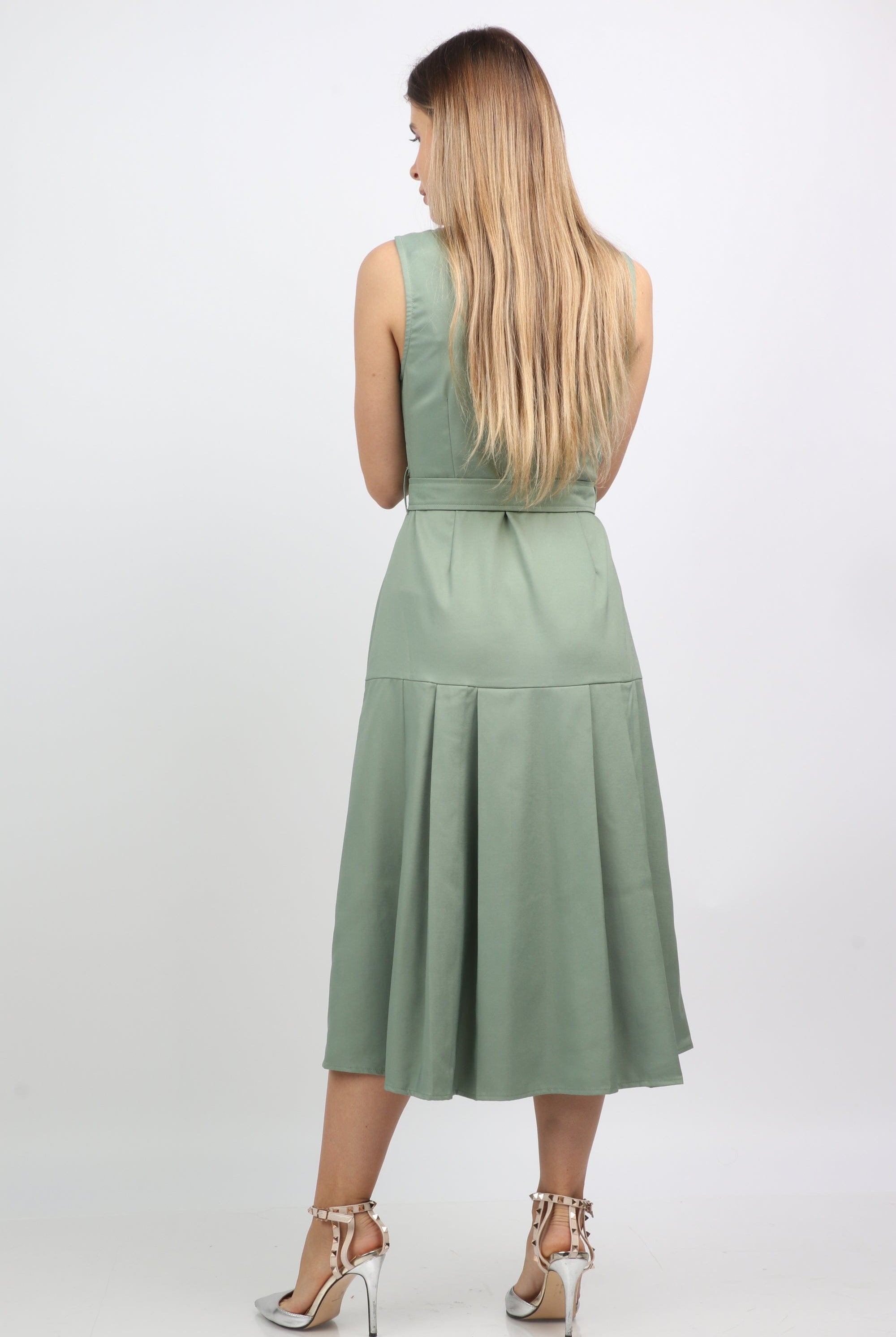 نتشي فستان ميدي قميص بأزرار أمامية مزين بحزام عريض بدون كم