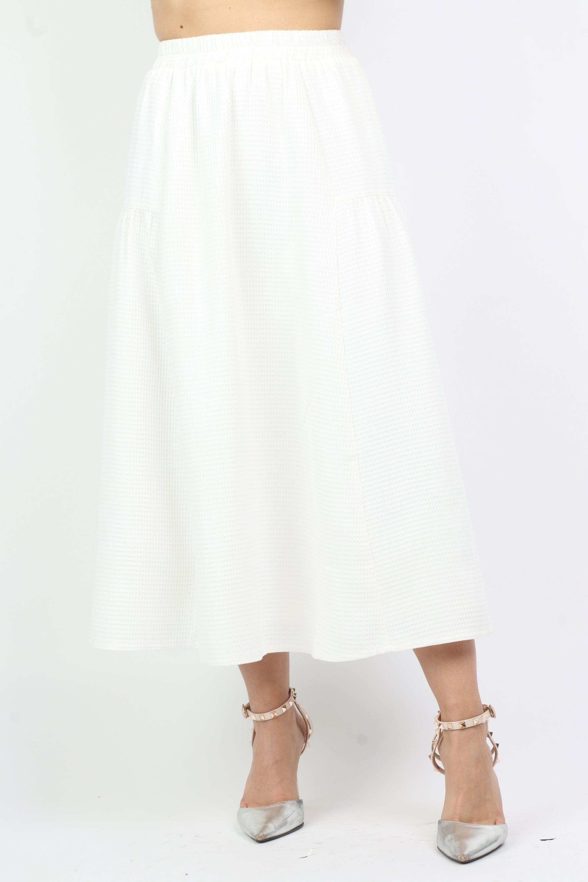 نتشي تنورة ميدي سادة قماش مخرم بخصر مطاط