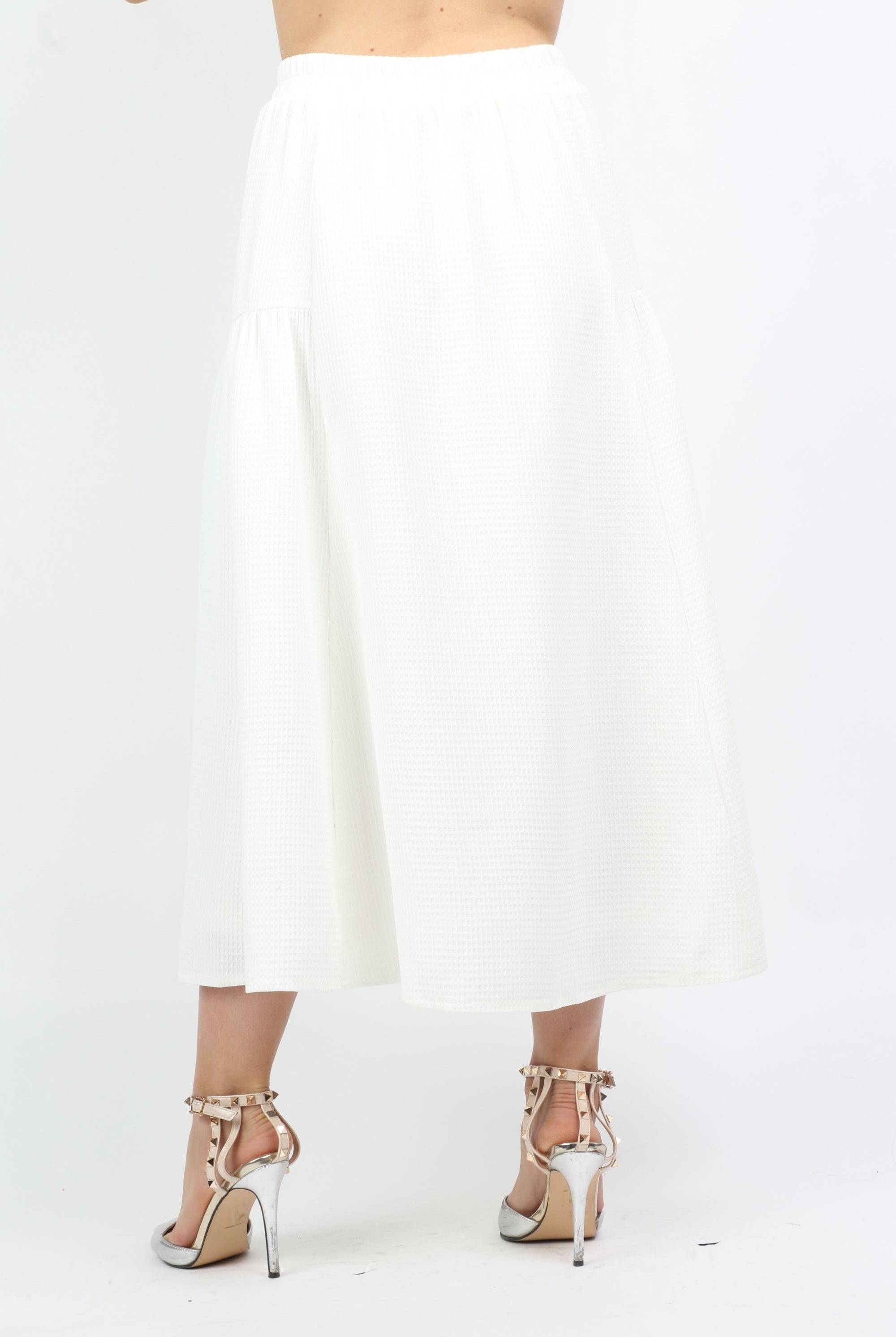 نتشي تنورة ميدي سادة قماش مخرم بخصر مطاط