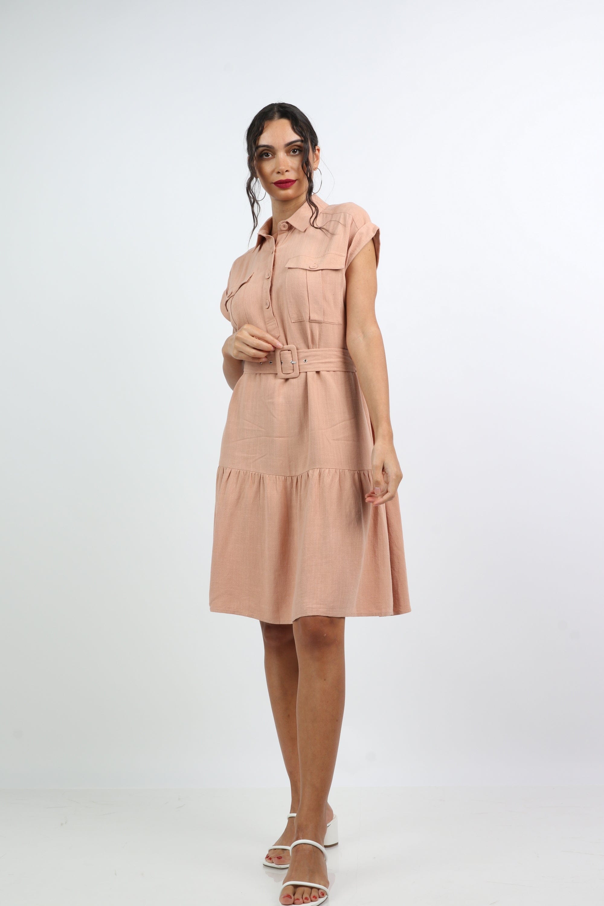 نتشي فستان قصير بجيوب كم قصير