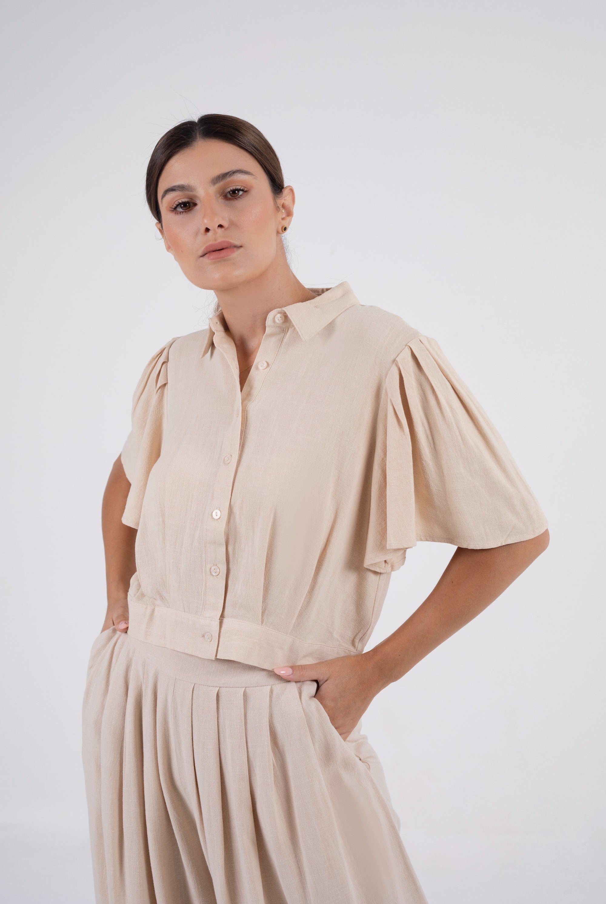 نتشي بلوزة كم منفوش أزرار أمامية نسائي