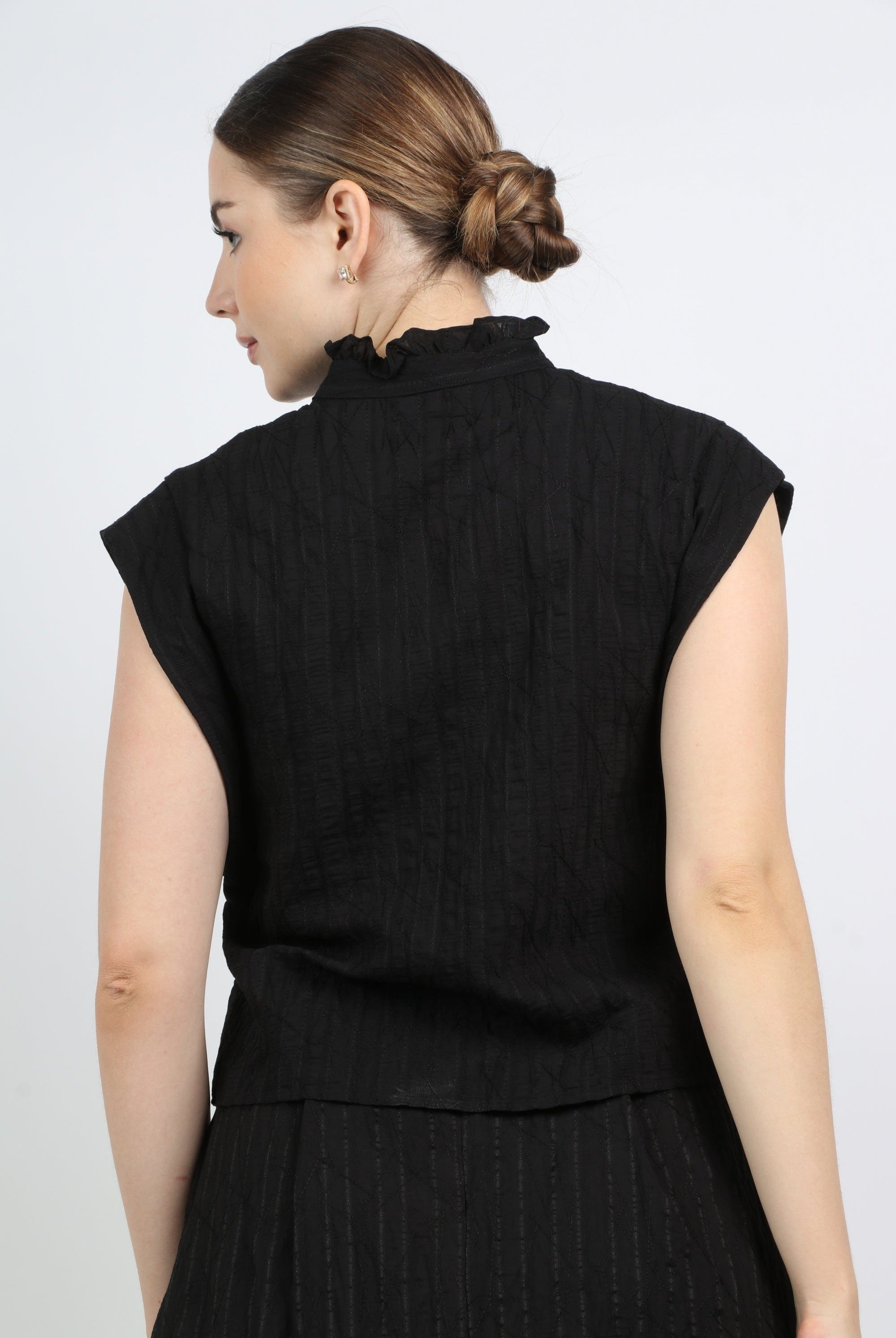 نتشي بلوزة رسمية قصيرة الأكمام برقبة بأزرار أمامية نسائي