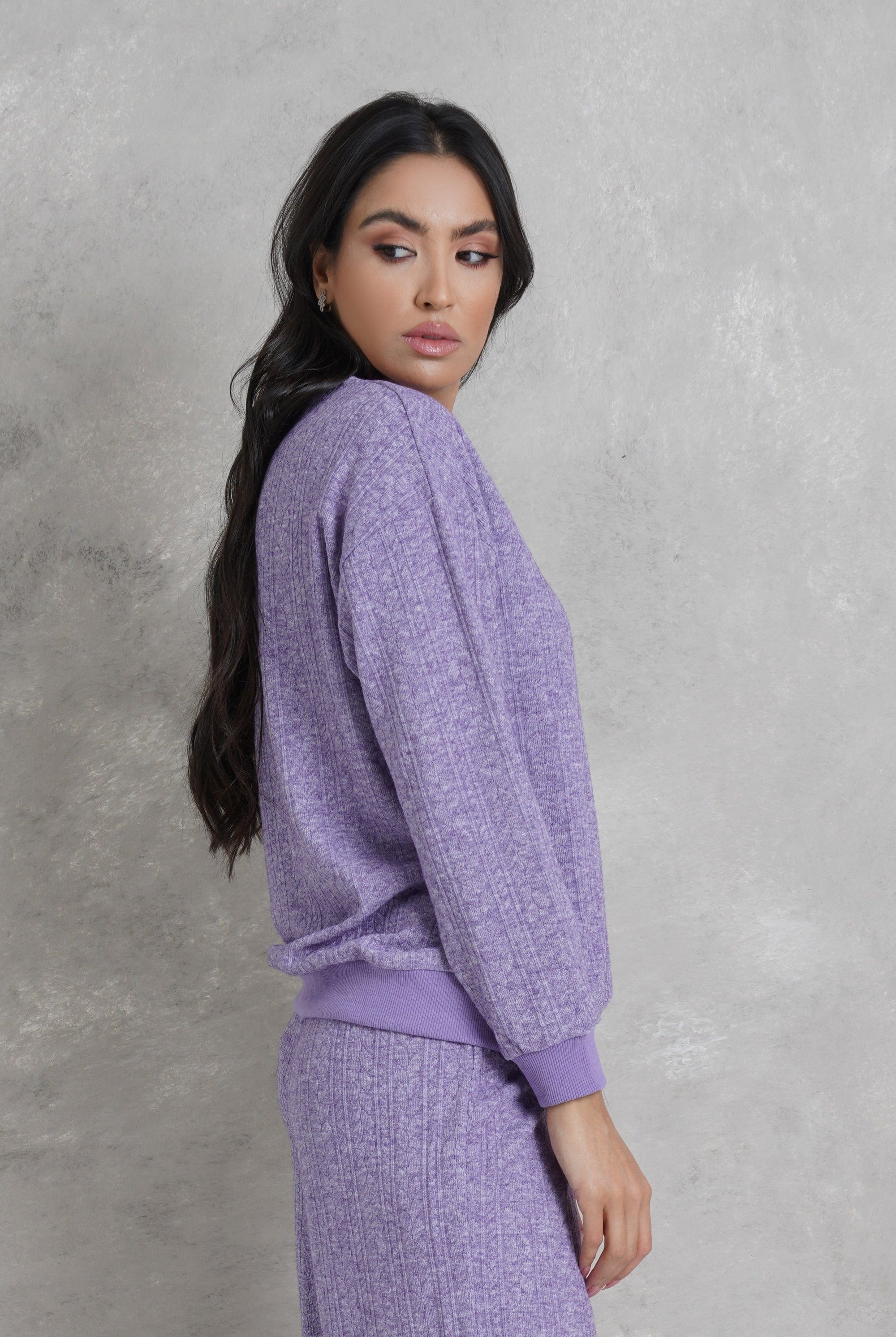 نتشي بلوزة بتطريز بأزراز برقبة دائرية وكم طويل نسائي