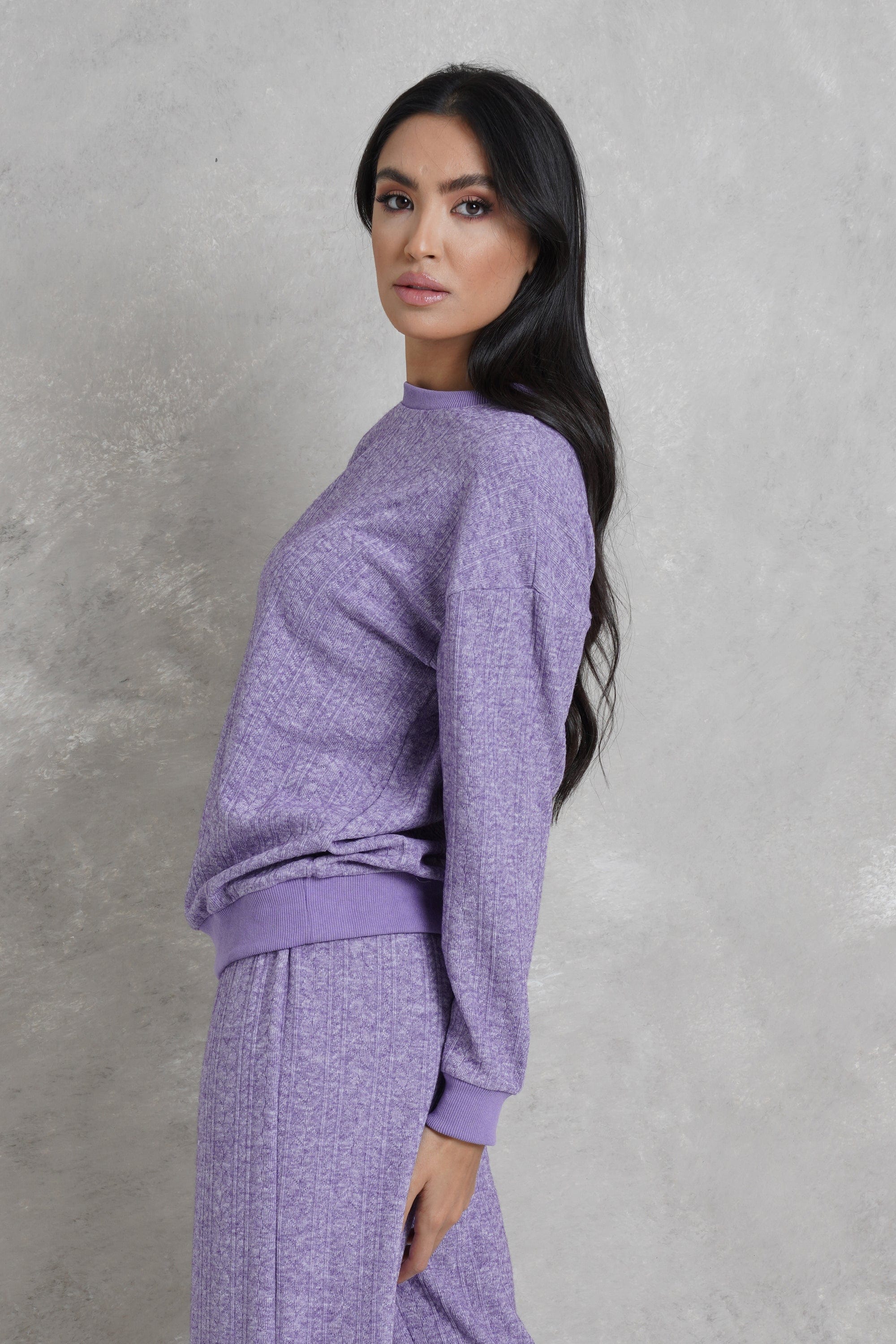 نتشي بلوزة بتطريز بأزراز برقبة دائرية وكم طويل نسائي