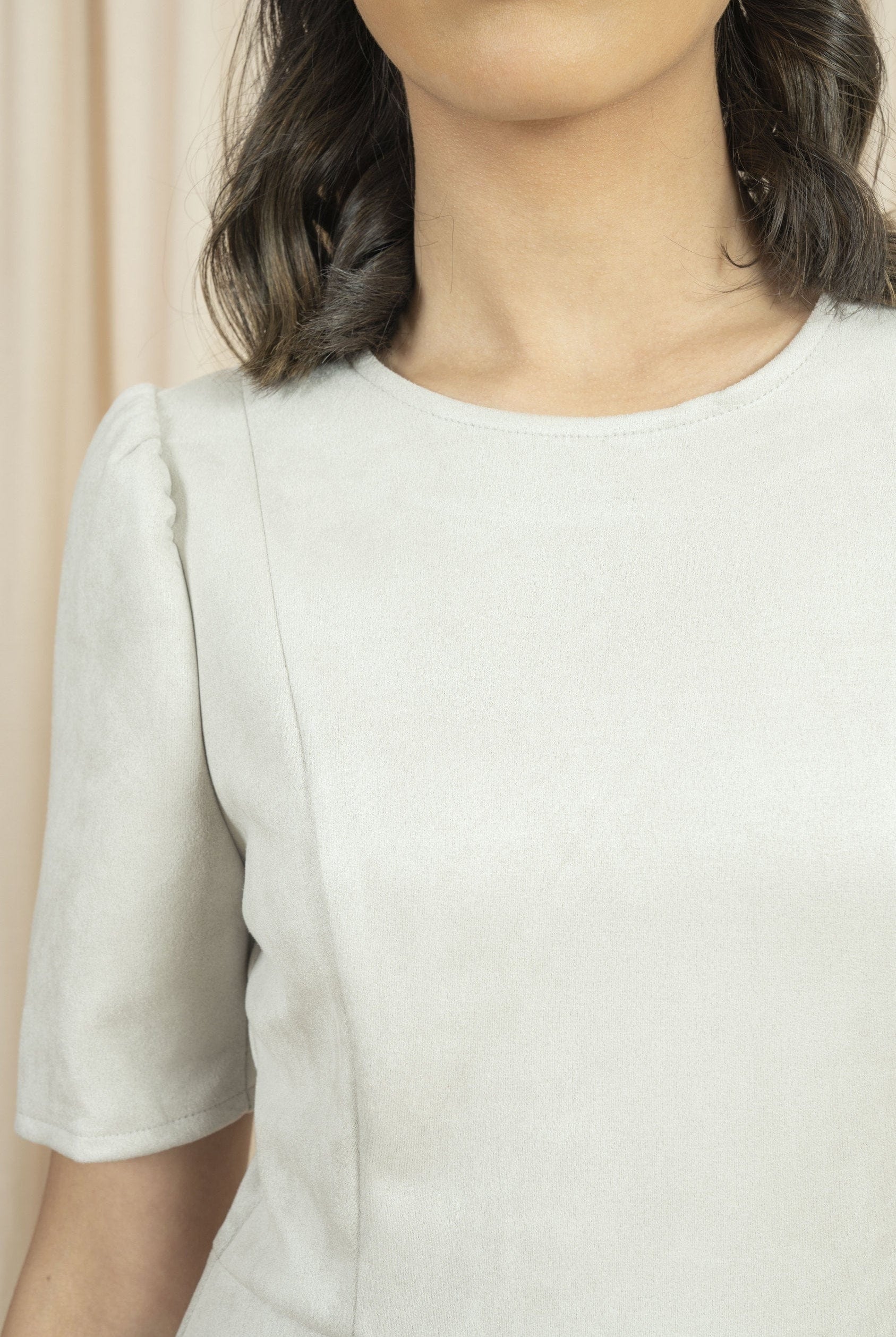 نتشي فستان ميدي بأكمام قصيرة شامواة بليسية مارون