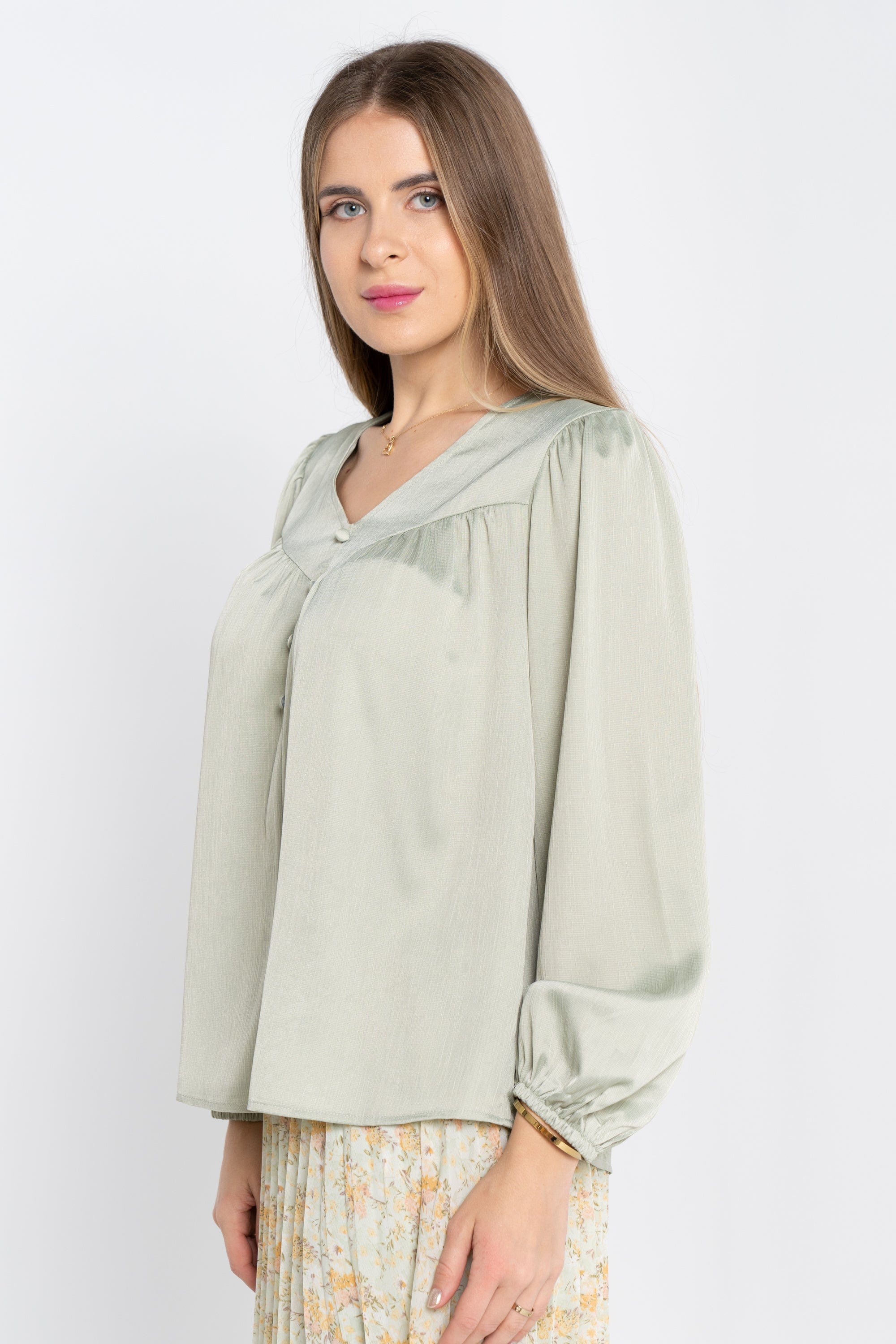 نتشي توب سادة بأزرار أمامية كم طويل بف نسائي