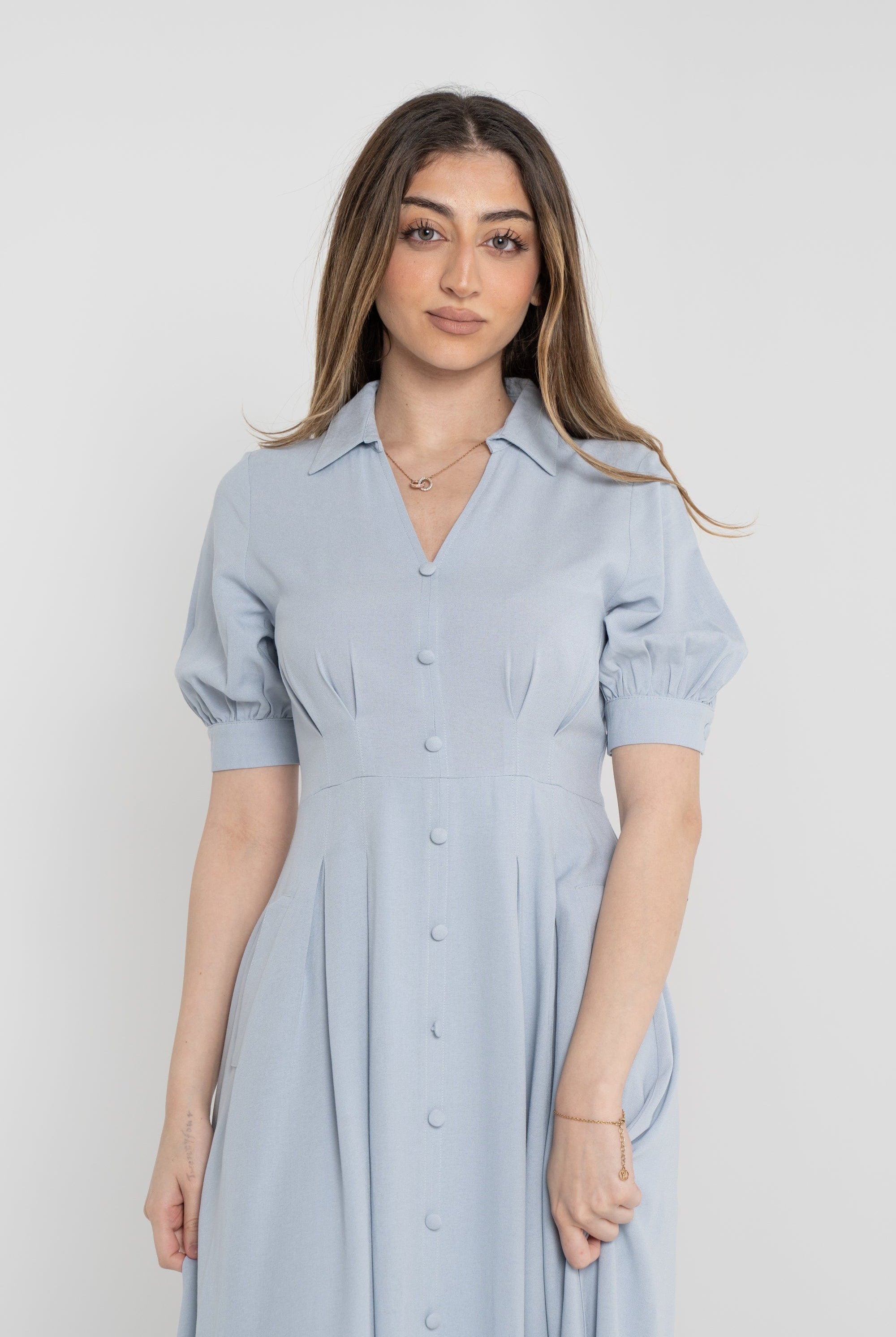 نتشي فستان سادة بأزرار أمامية نص كم بف نسائي