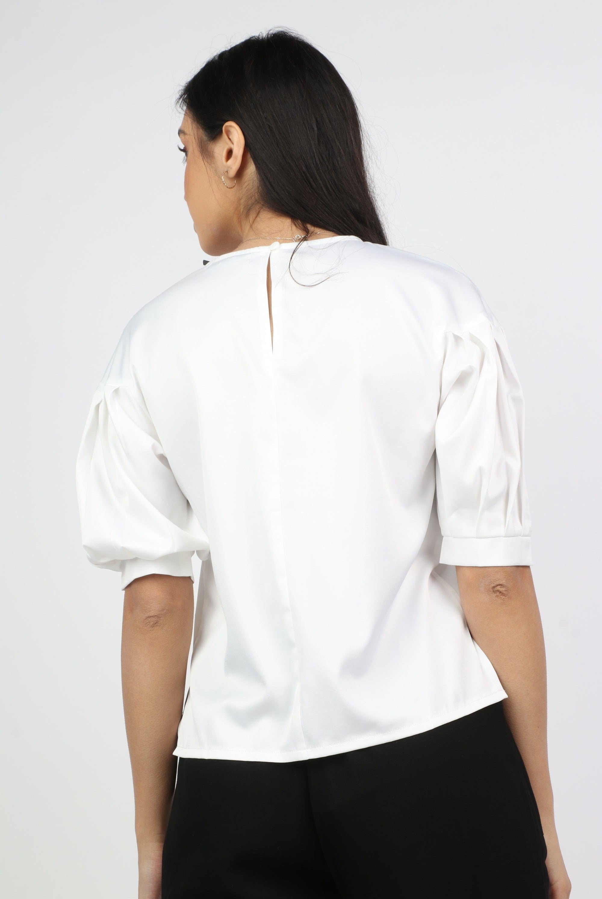 نتشي بلوزة سادة كلاسيك مفتوحة الظهر نص كم بف نسائي