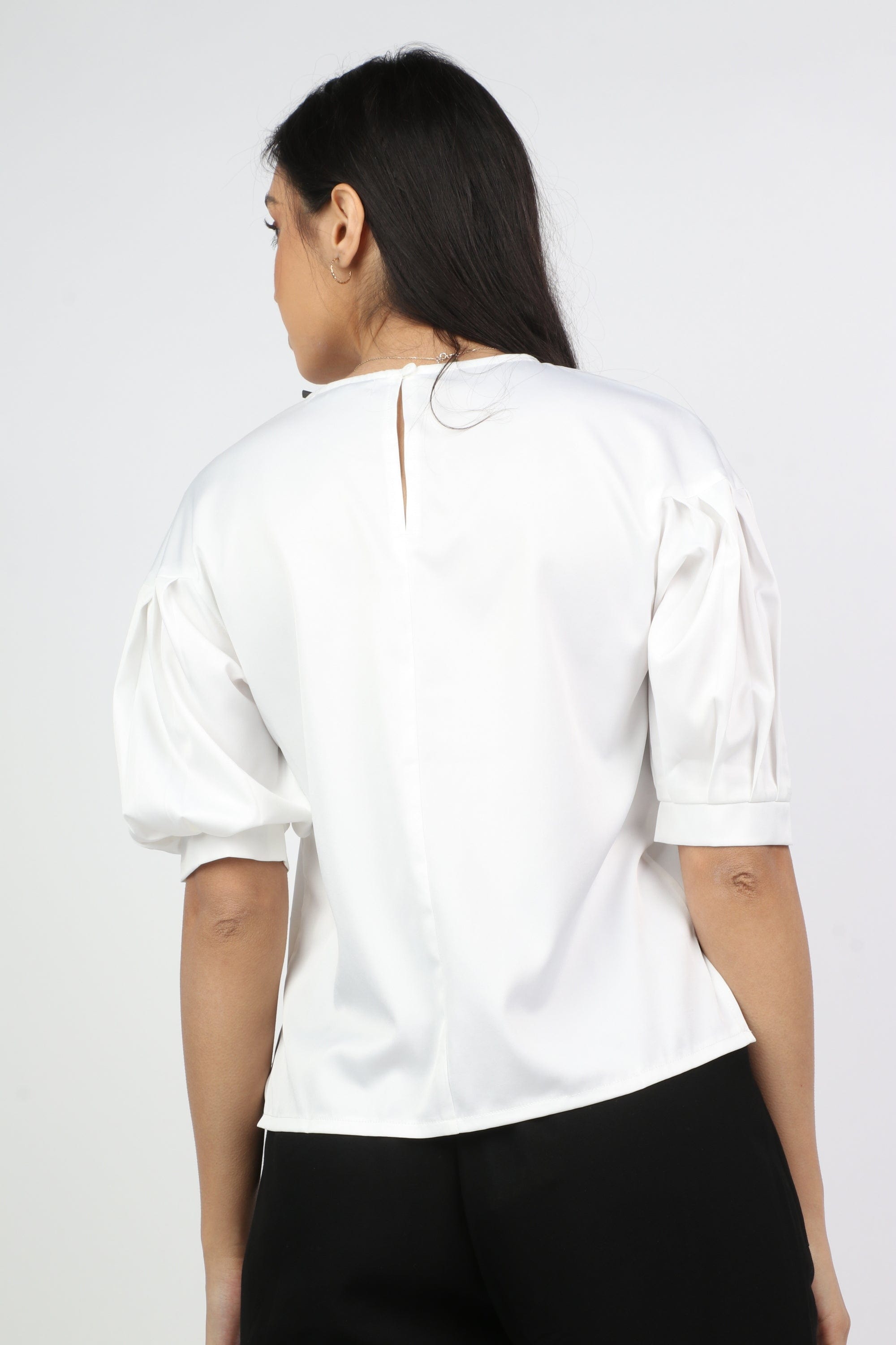 نتشي بلوزة سادة كلاسيك مفتوحة الظهر نص كم بف نسائي