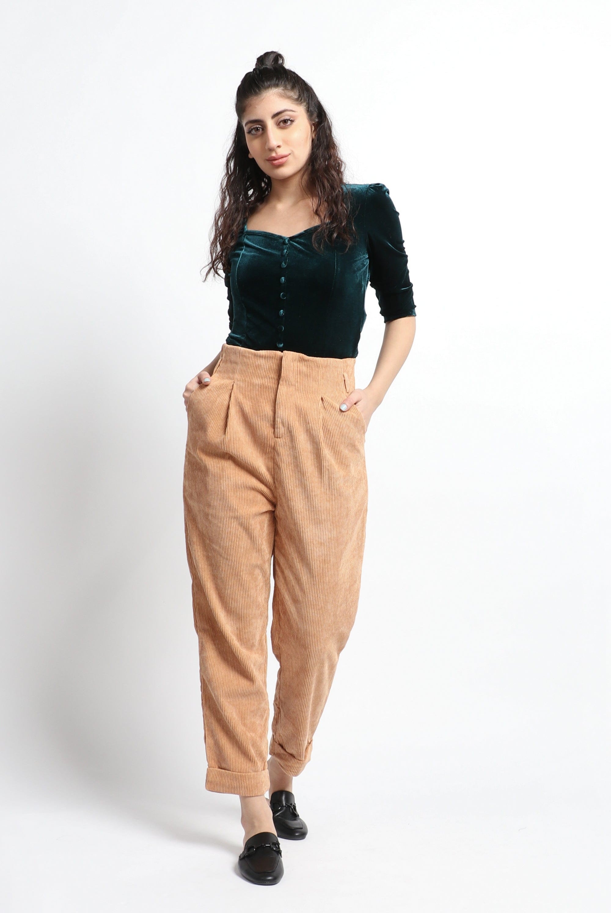 نتشي بنطلون مضلع طويل بجيوب نسائي