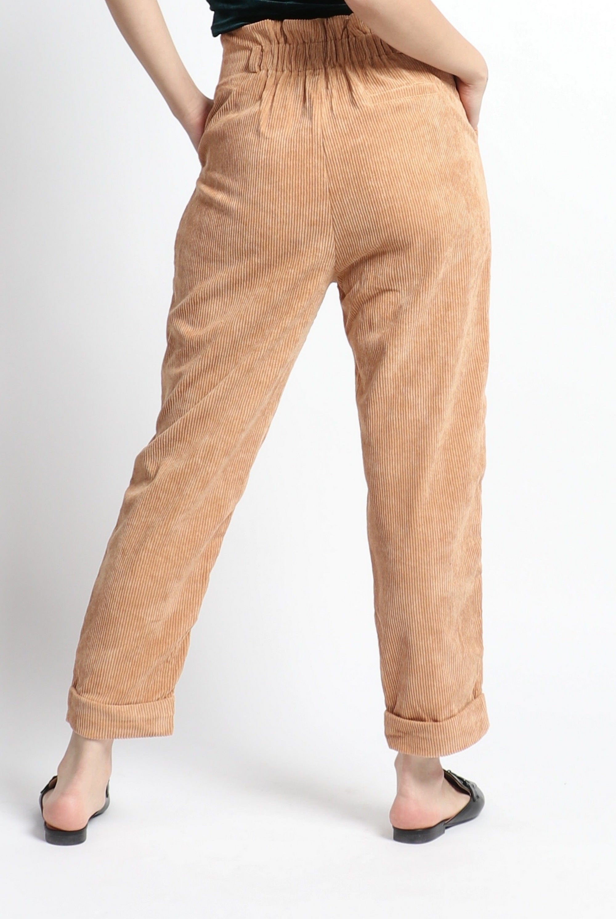 نتشي بنطلون مضلع طويل بجيوب نسائي