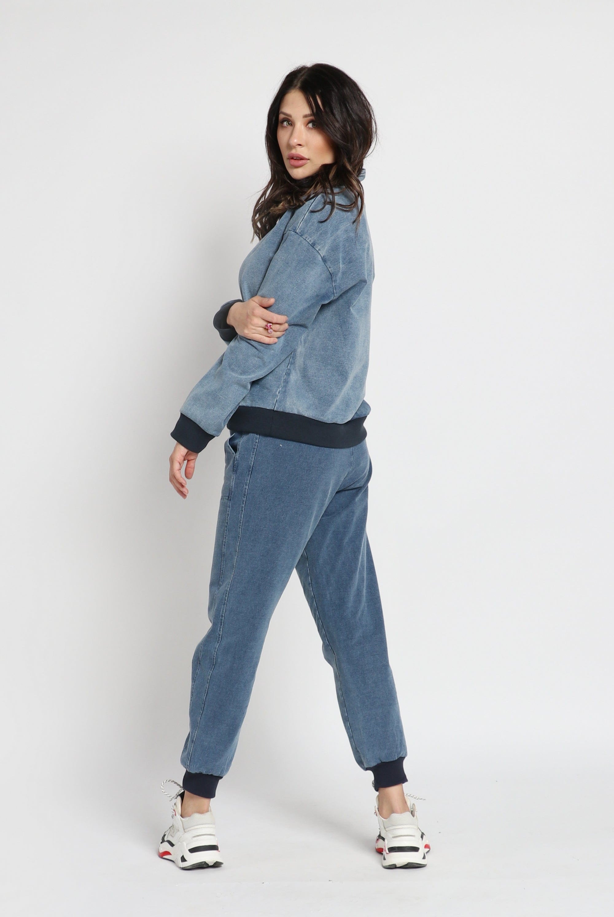 نتشي بنطلون طويل واسع جينز برباط أزرق