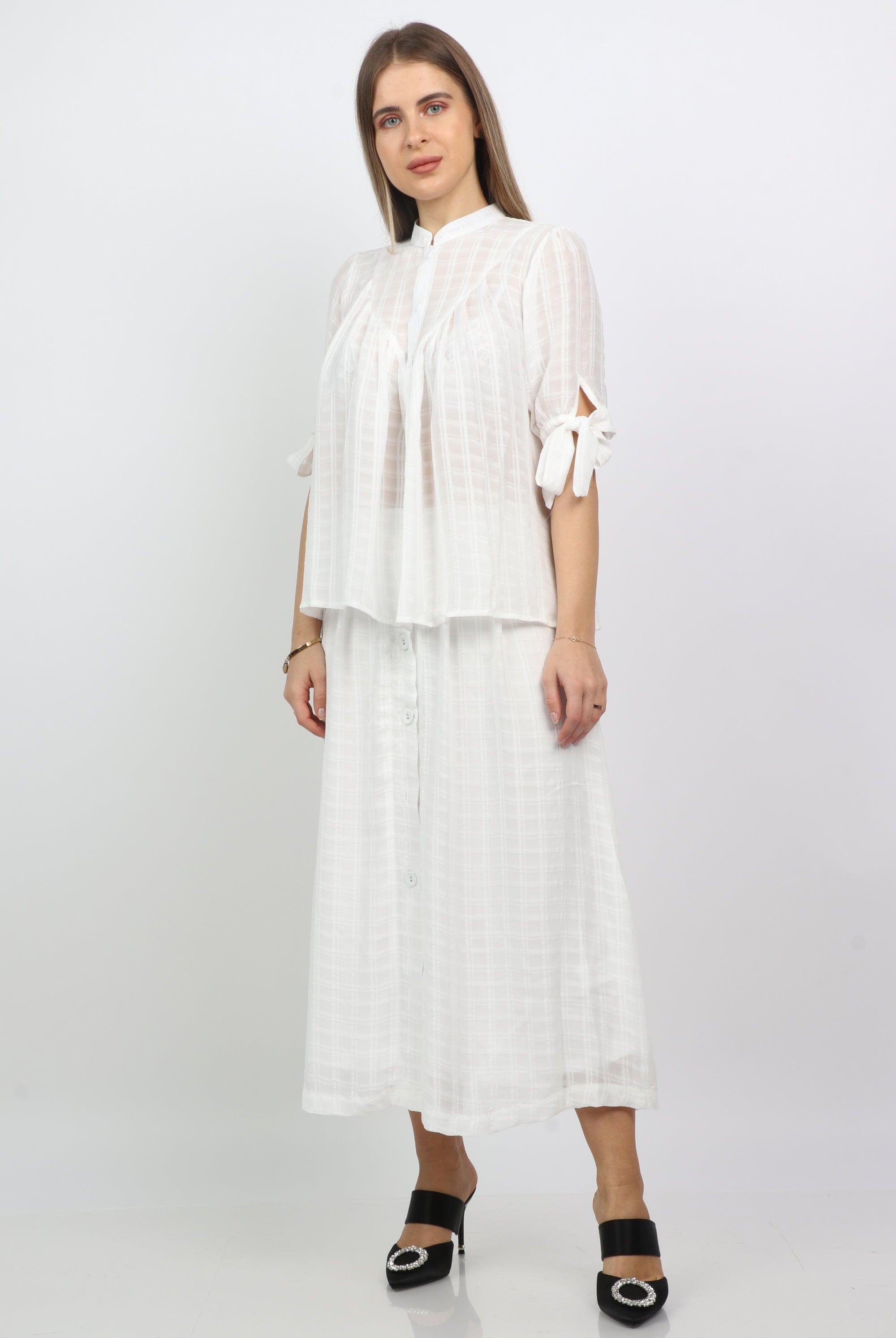 نتشي بلوزة شيفون بأزرار أمامية نص كم مفتوح برباط