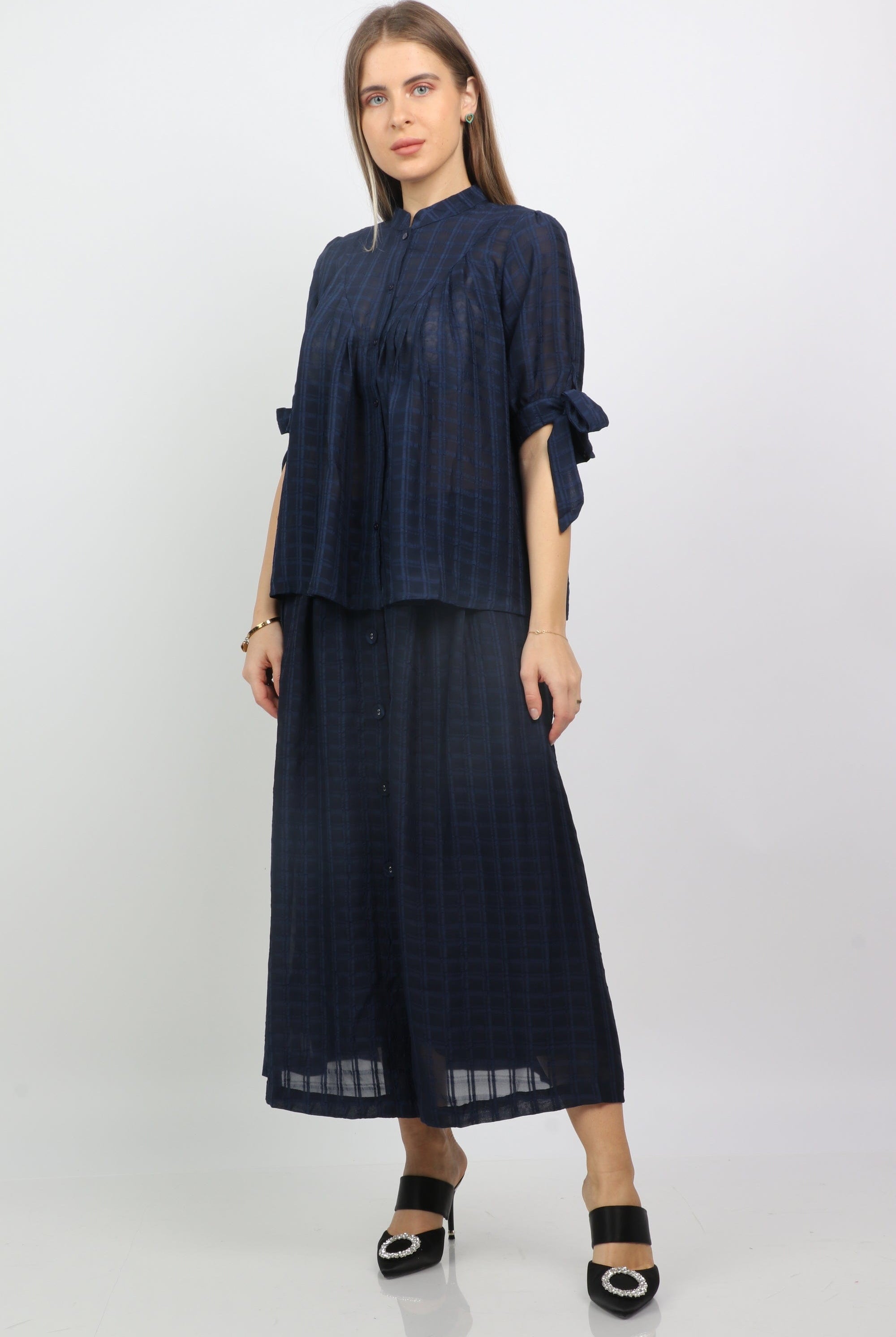 نتشي بلوزة شيفون بأزرار أمامية نص كم مفتوح برباط