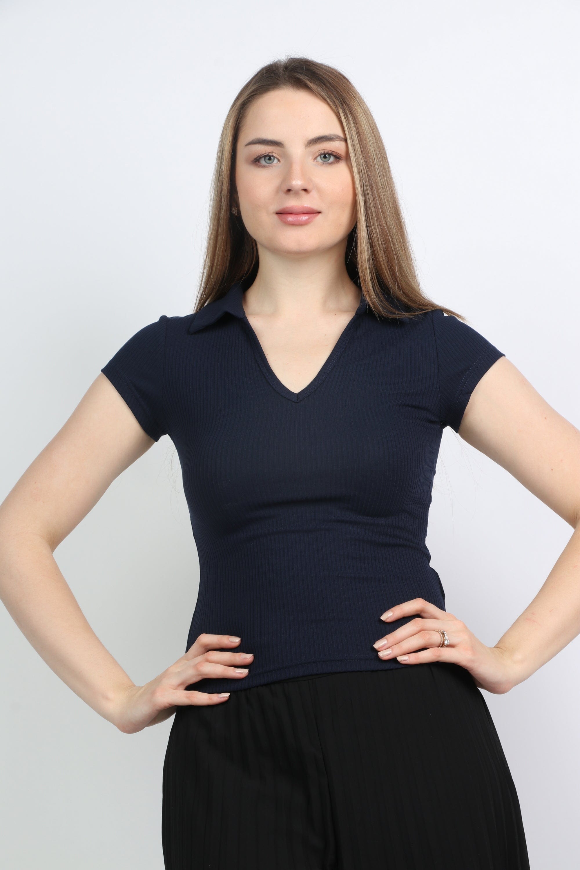 نتشي بلوزة رقبة سبعة بياقة كم قصير نسائي