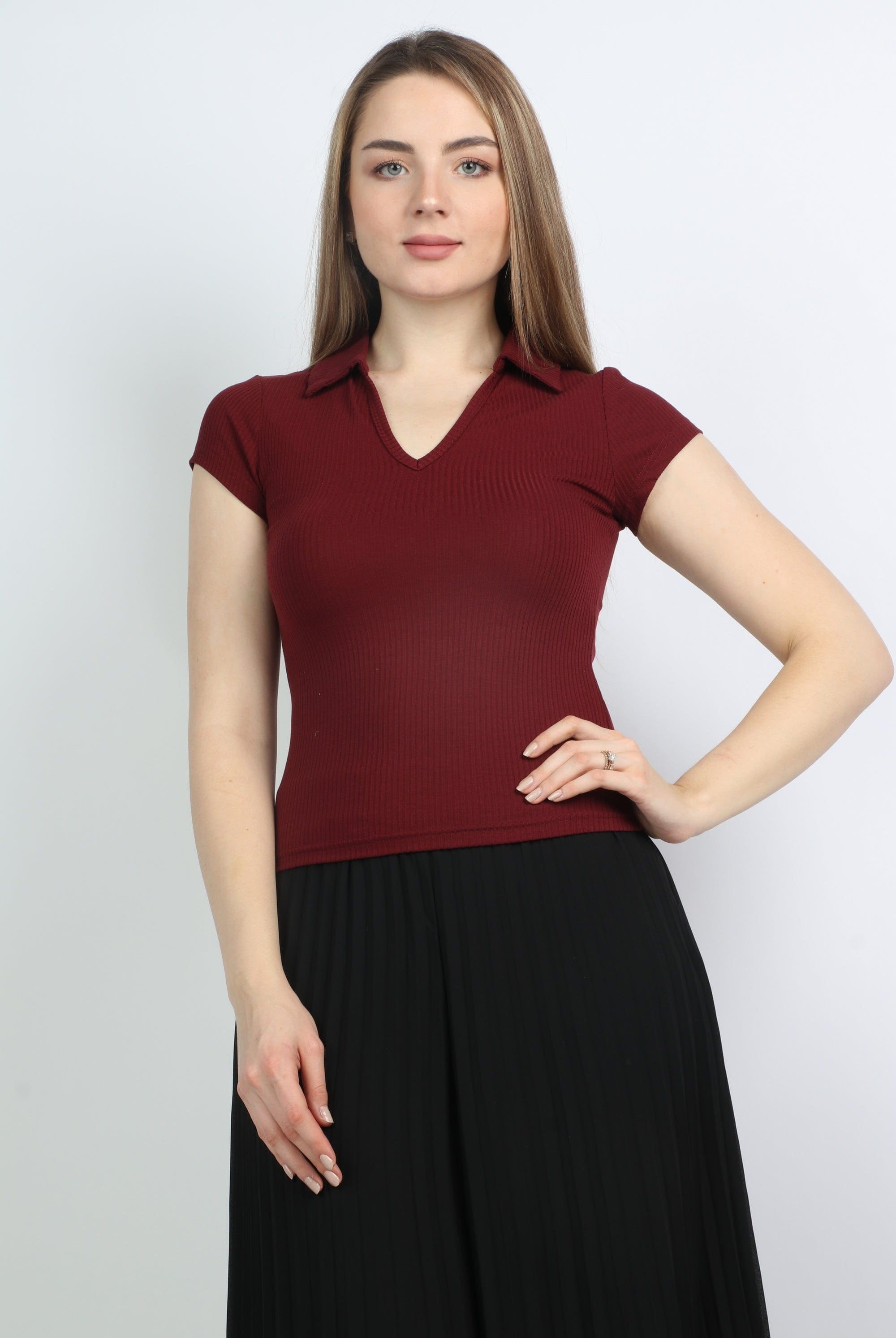 نتشي بلوزة رقبة سبعة بياقة كم قصير نسائي